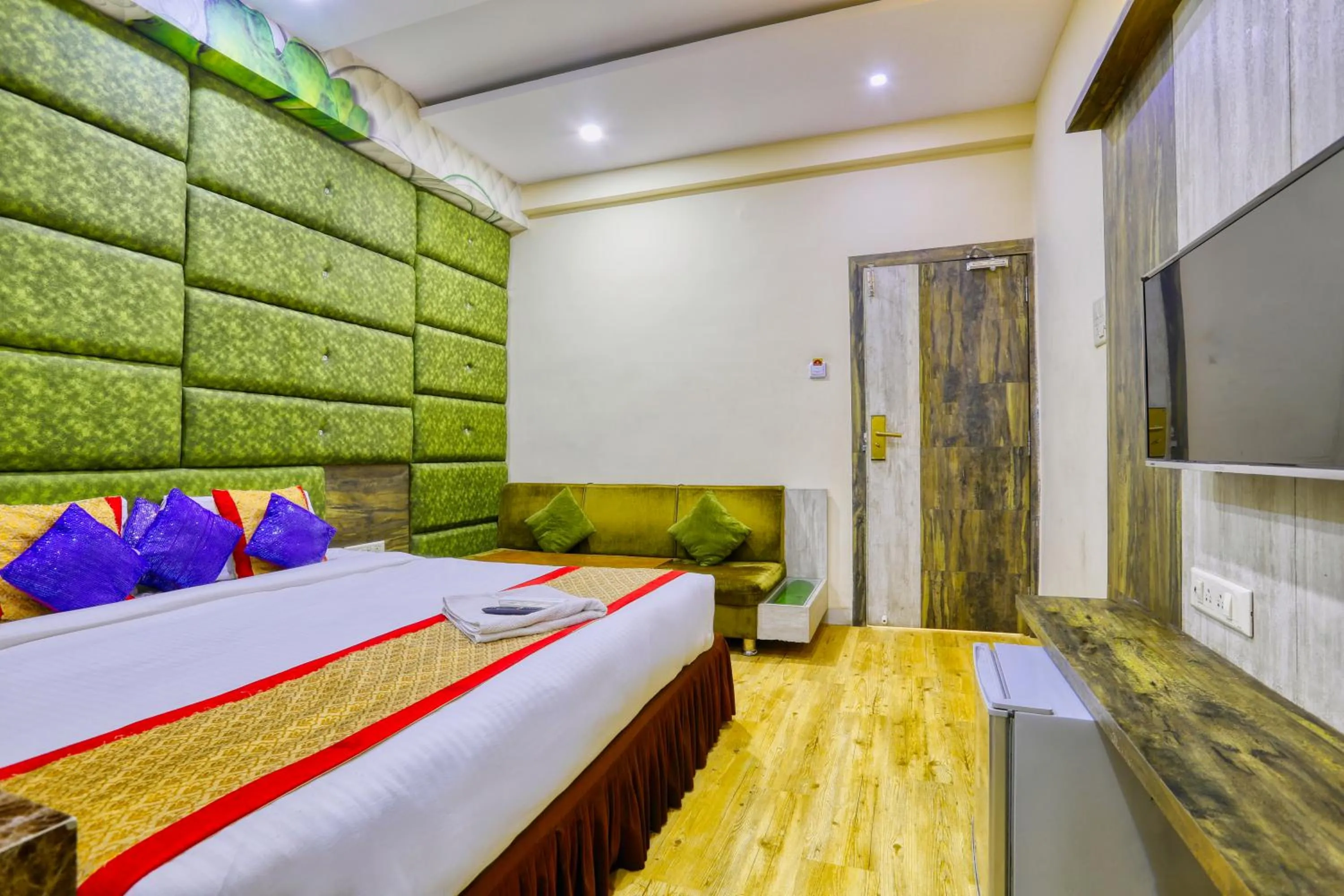 Bedroom, Bed in The Ashoka Hotel