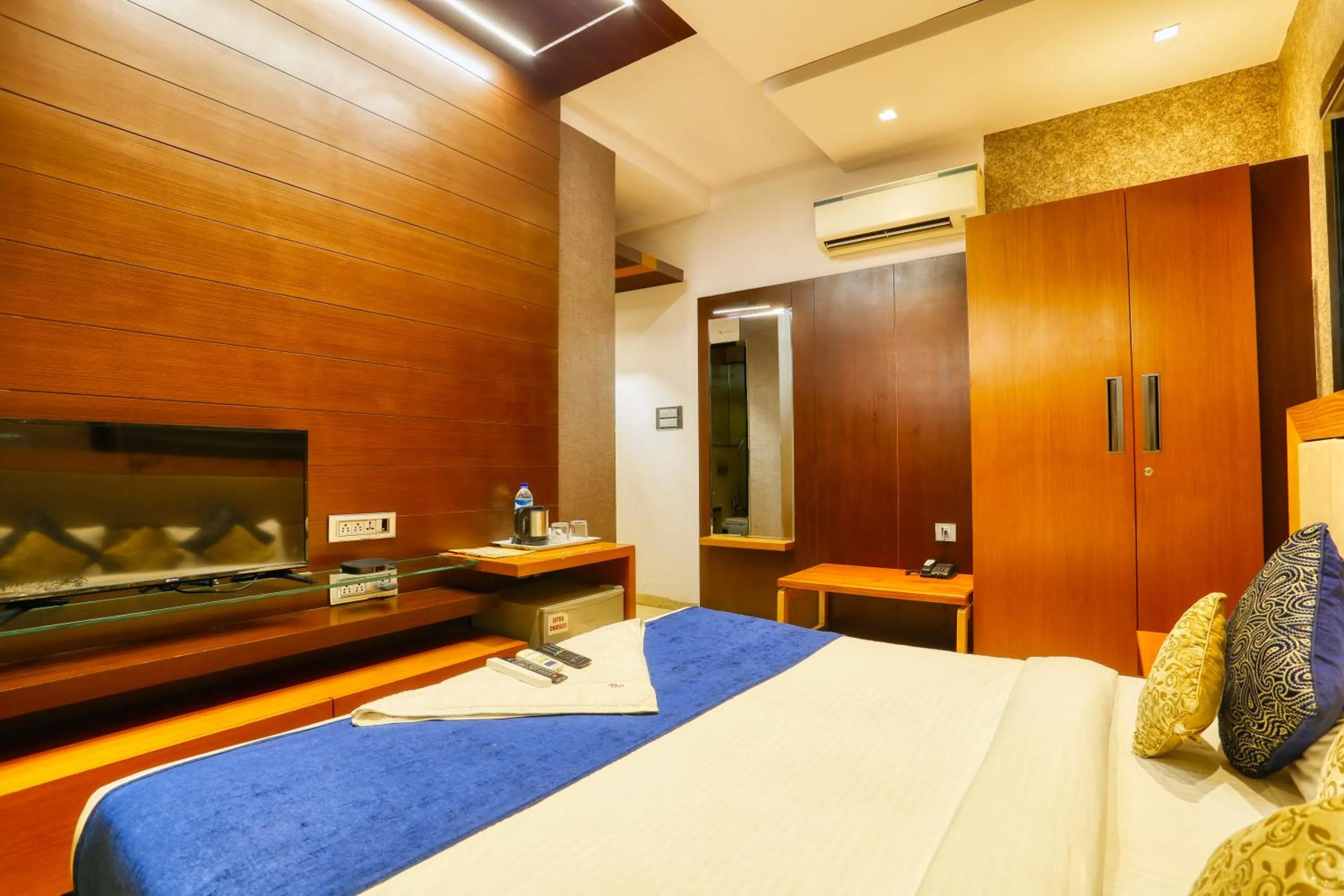 Bedroom, Bed in The Ashoka Hotel