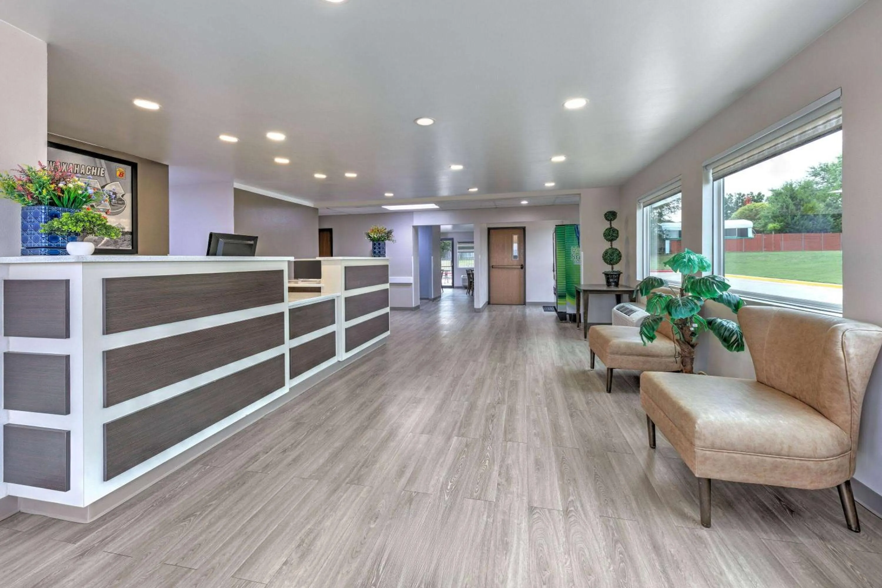 Lobby or reception in Super 8 by Wyndham Waxahachie TX