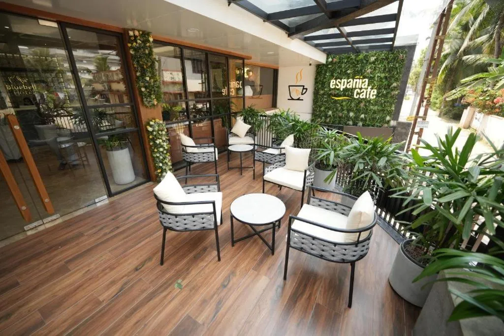 Seating area in Hotel Bluebell