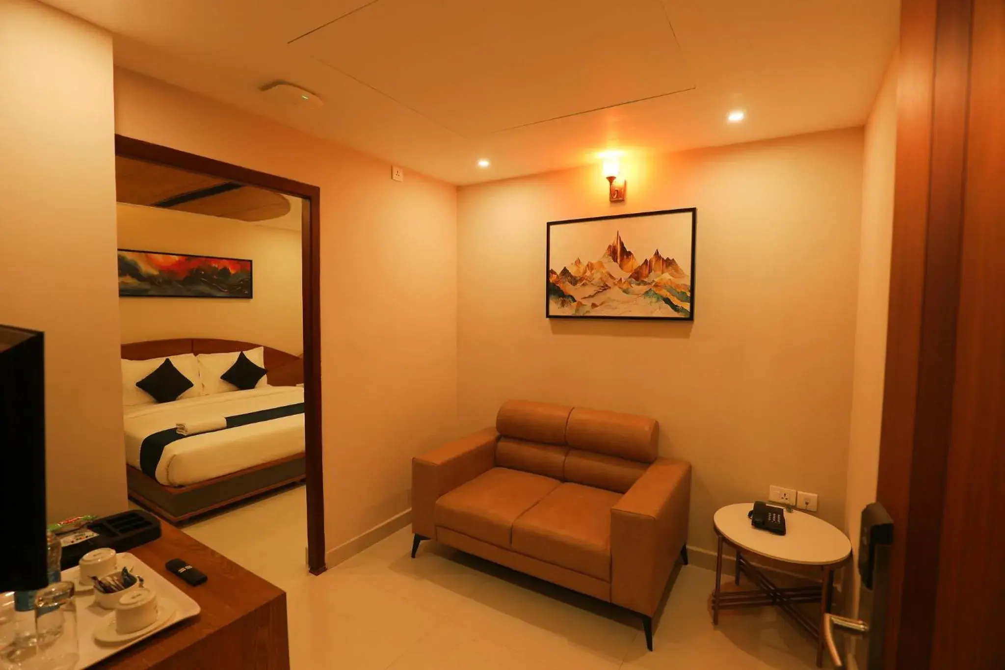 Living room, Bed in Hotel Bluebell Living room, Bed in Hotel Bluebell