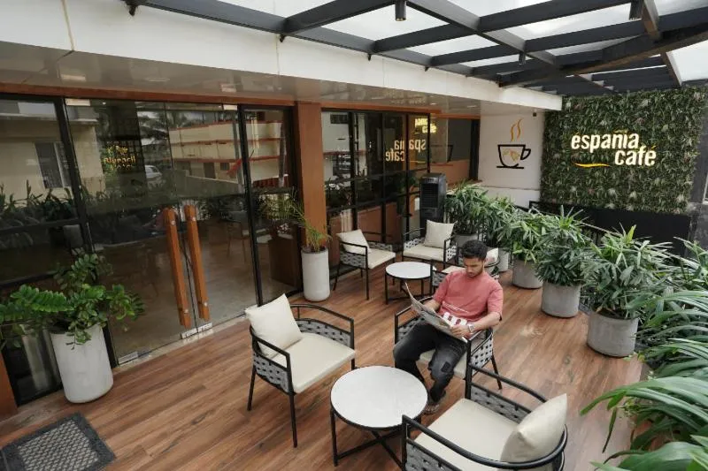 Restaurant/places to eat in Hotel Bluebell