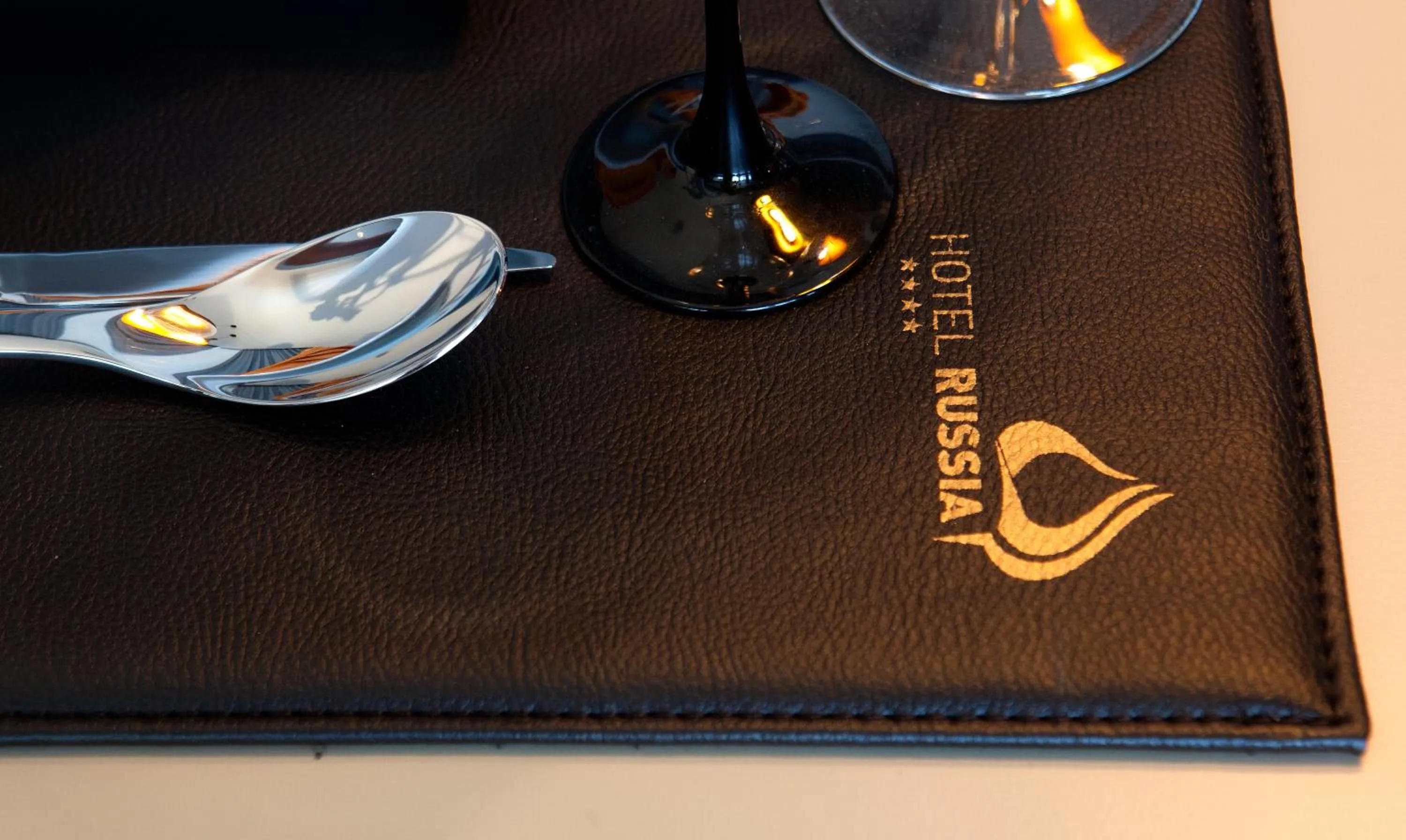 Restaurant/places to eat in Hotel Russia