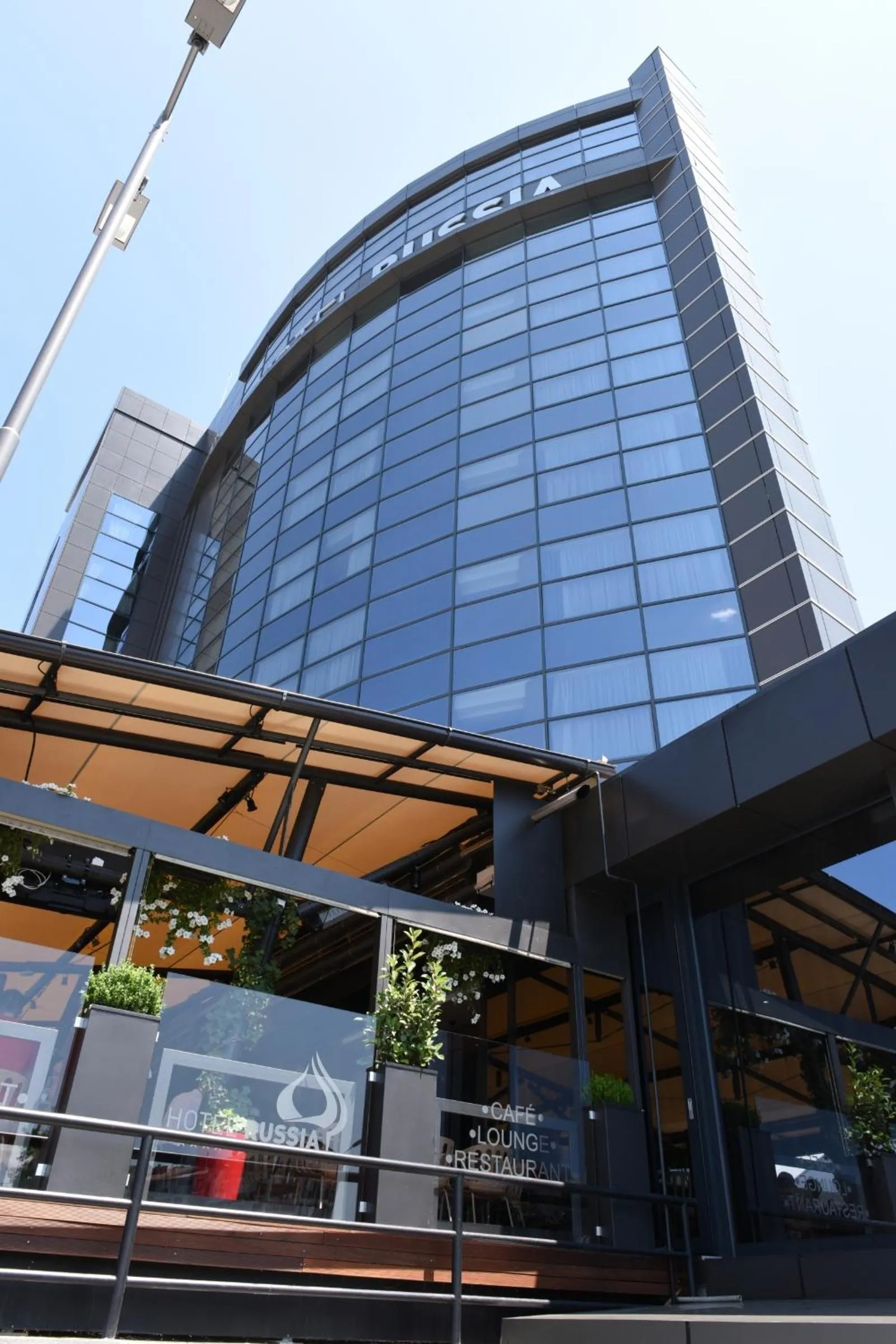 Facade/entrance in Hotel Russia