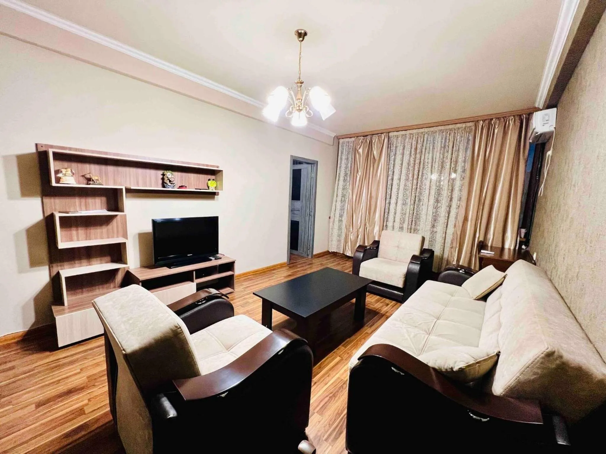 Best Location, Cozy Spacious Apart Near Republic