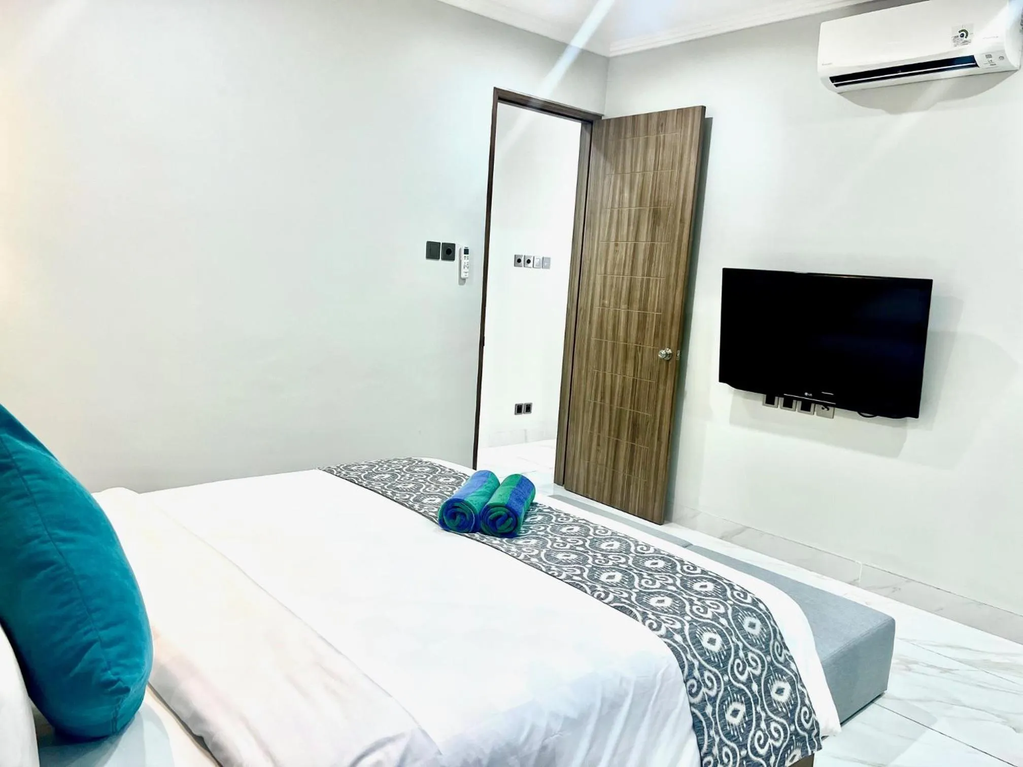 Bed in The Bay Sunflower Apartment