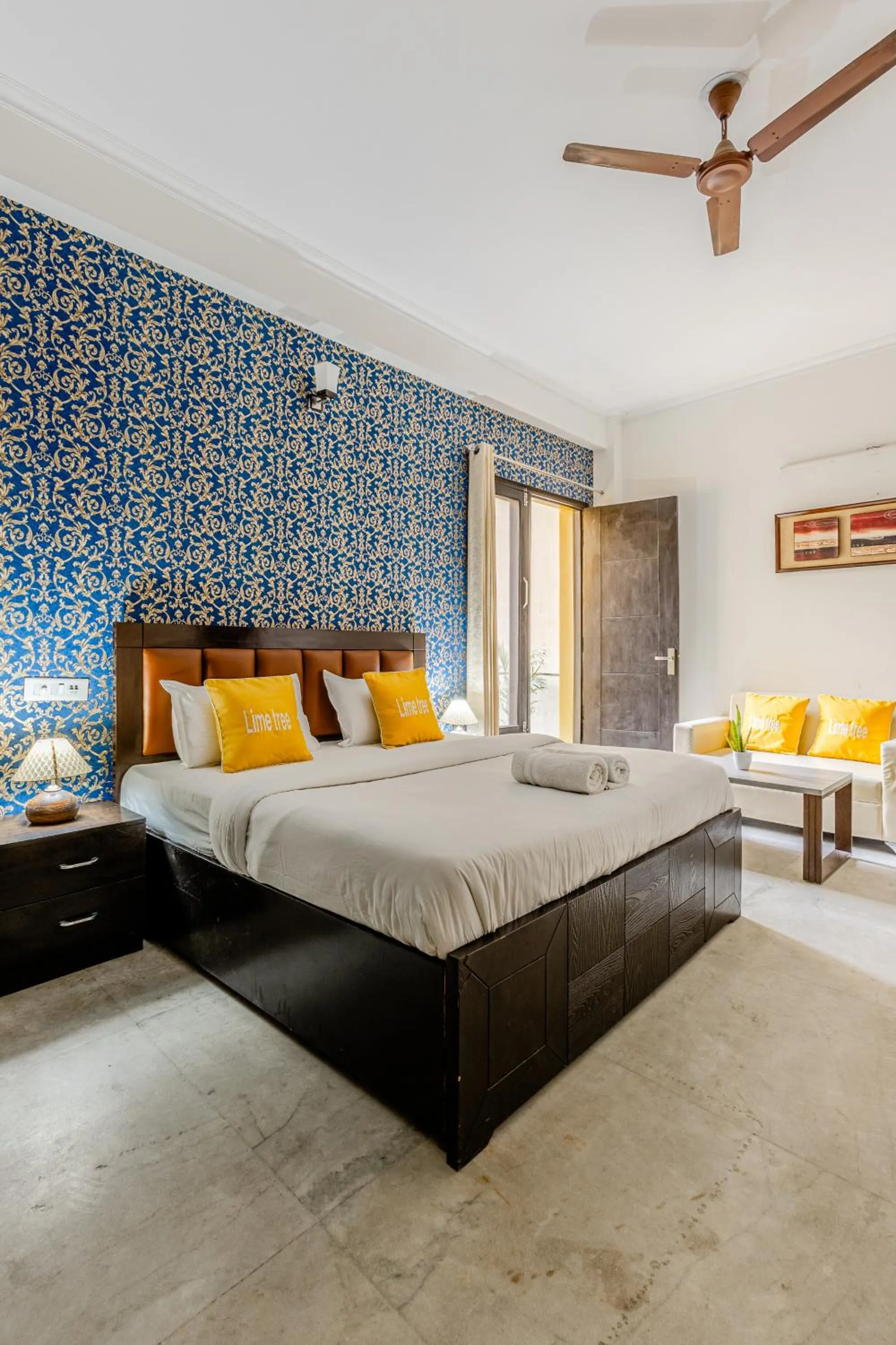 Bed in Lime Tree Hotel - Golf Course Road, Sector-43, Gurugram