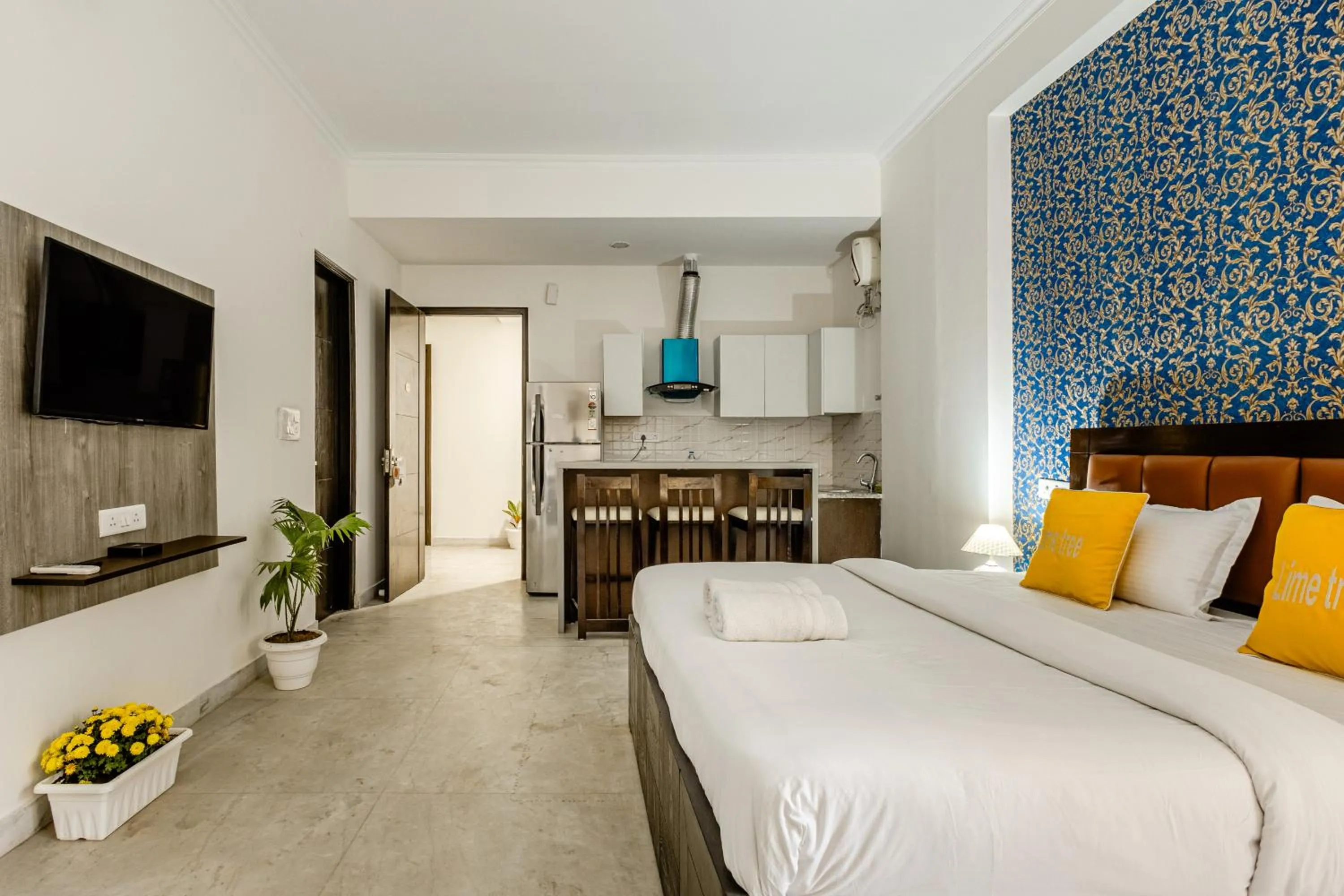 Bed in Lime Tree Hotel - Golf Course Road, Sector-43, Gurugram