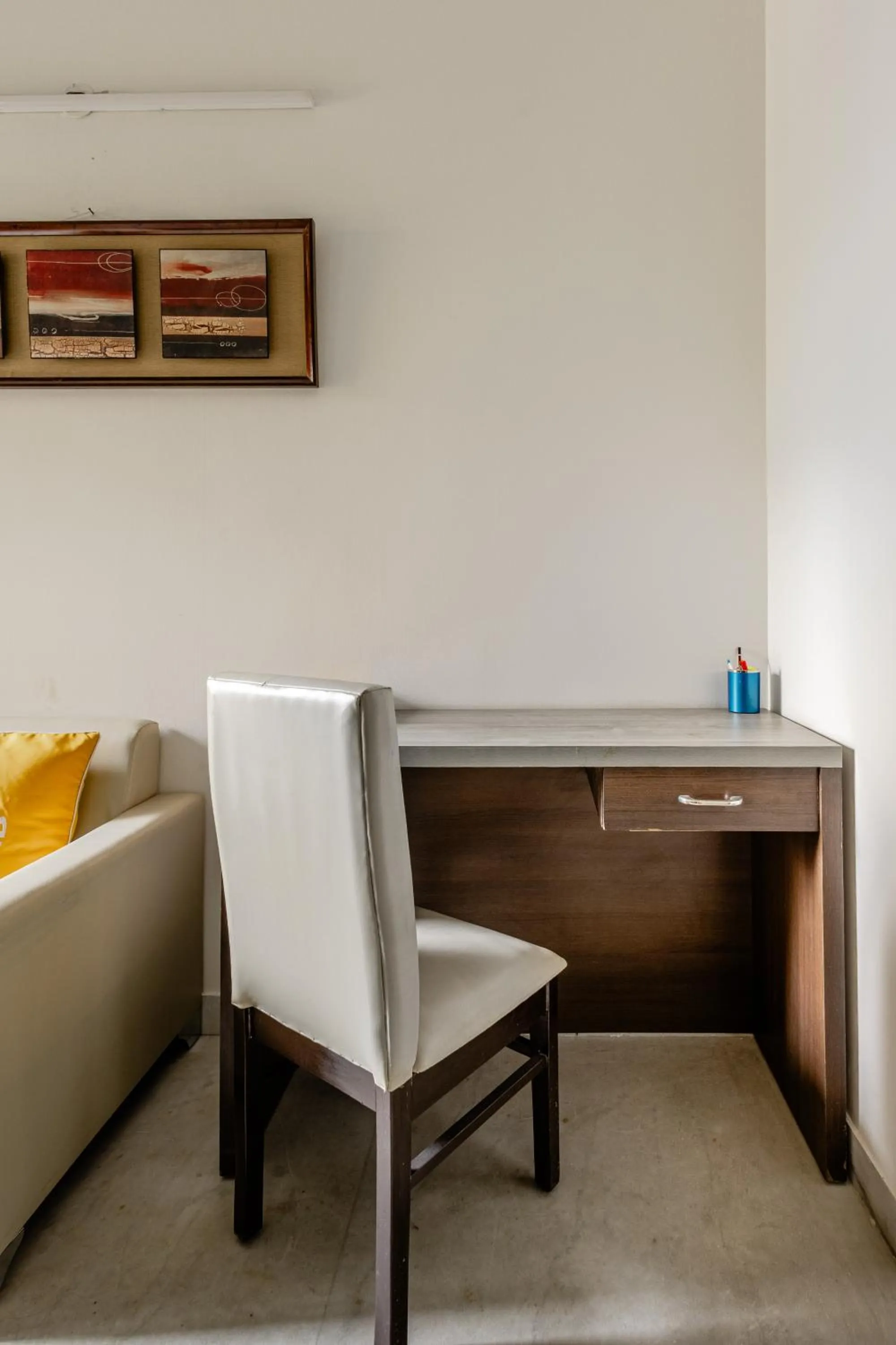 Seating area in Lime Tree Hotel - Golf Course Road, Sector-43, Gurugram