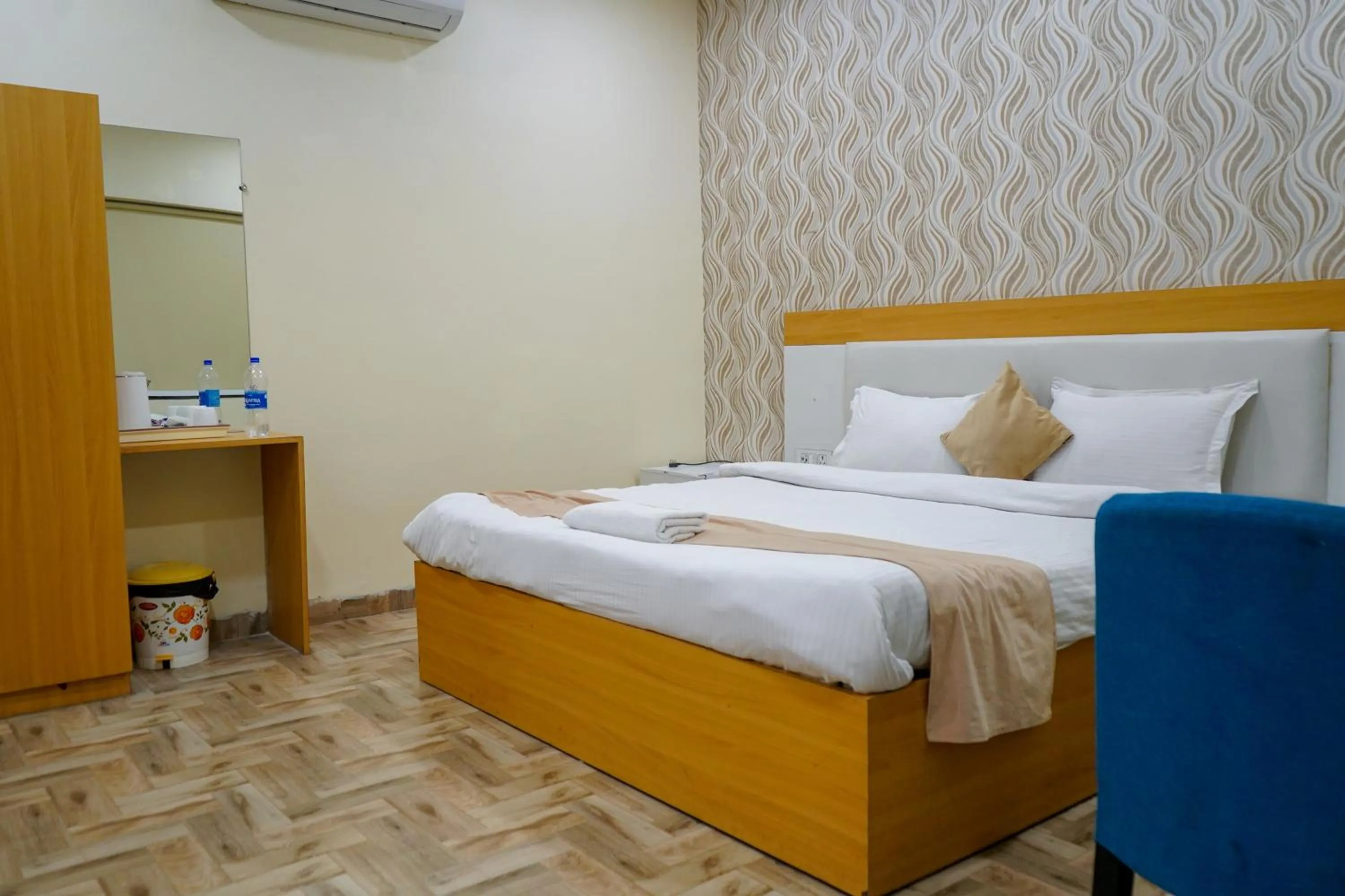 Photo of the whole room, Bed in Hotel Mandakini Royale