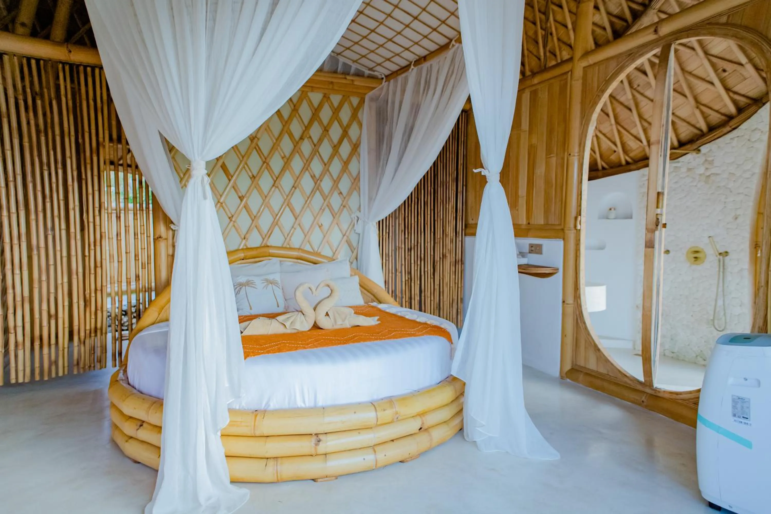 Toilet, Bed in Camanta Penida - Adult Only