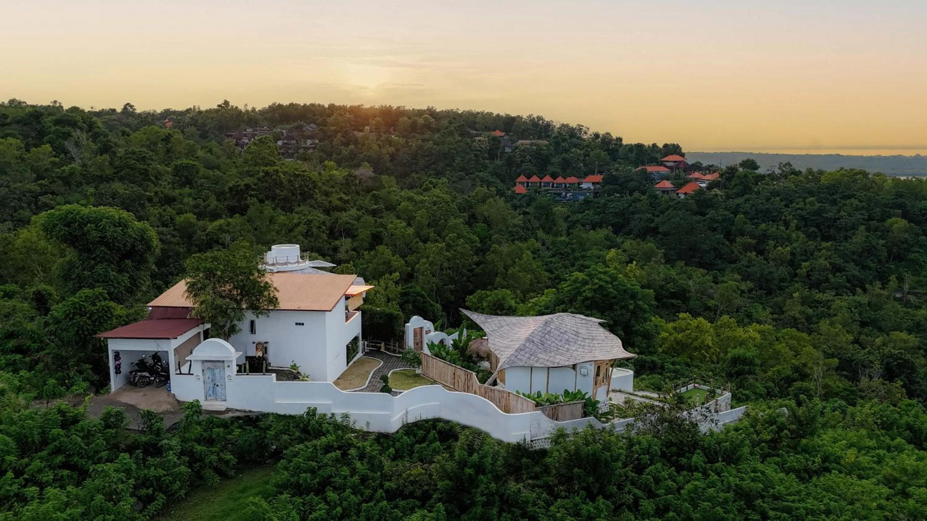 Property building in Camanta Penida - Adult Only