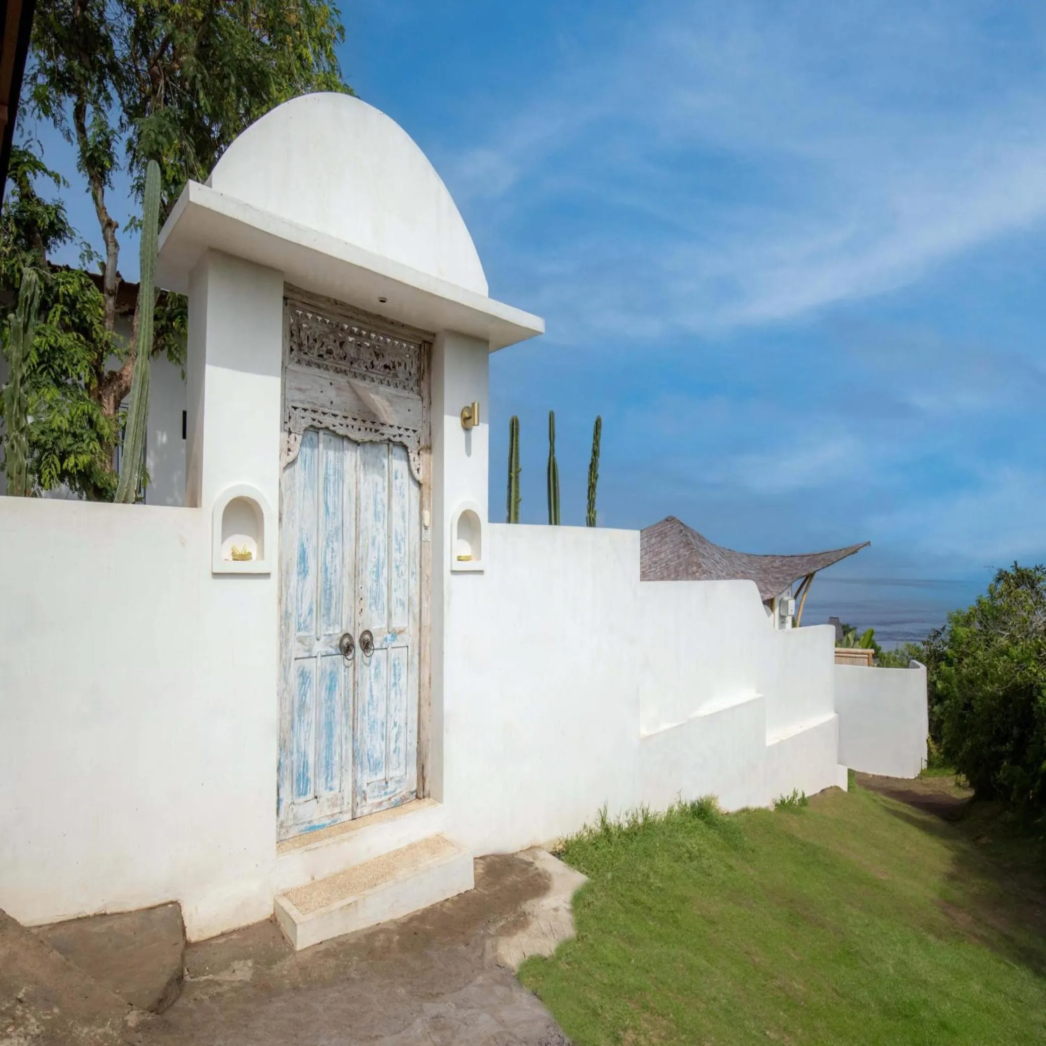 Facade/entrance in Camanta Penida - Adult Only