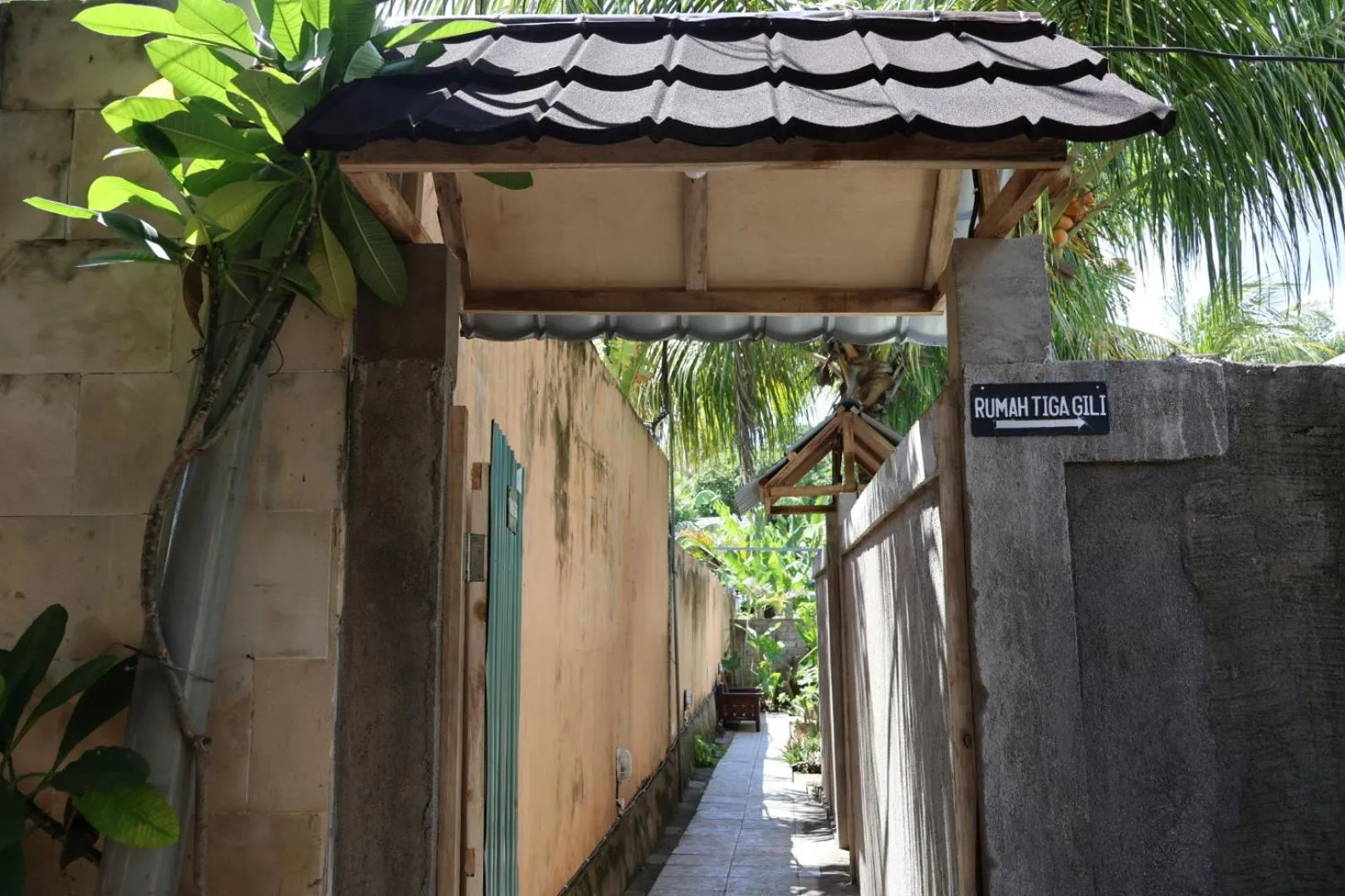Property building in Rumah Tiga Gili