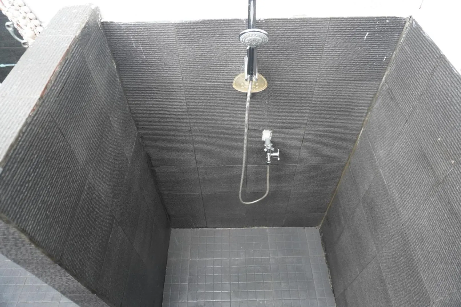 Shower in Rumah Tiga Gili