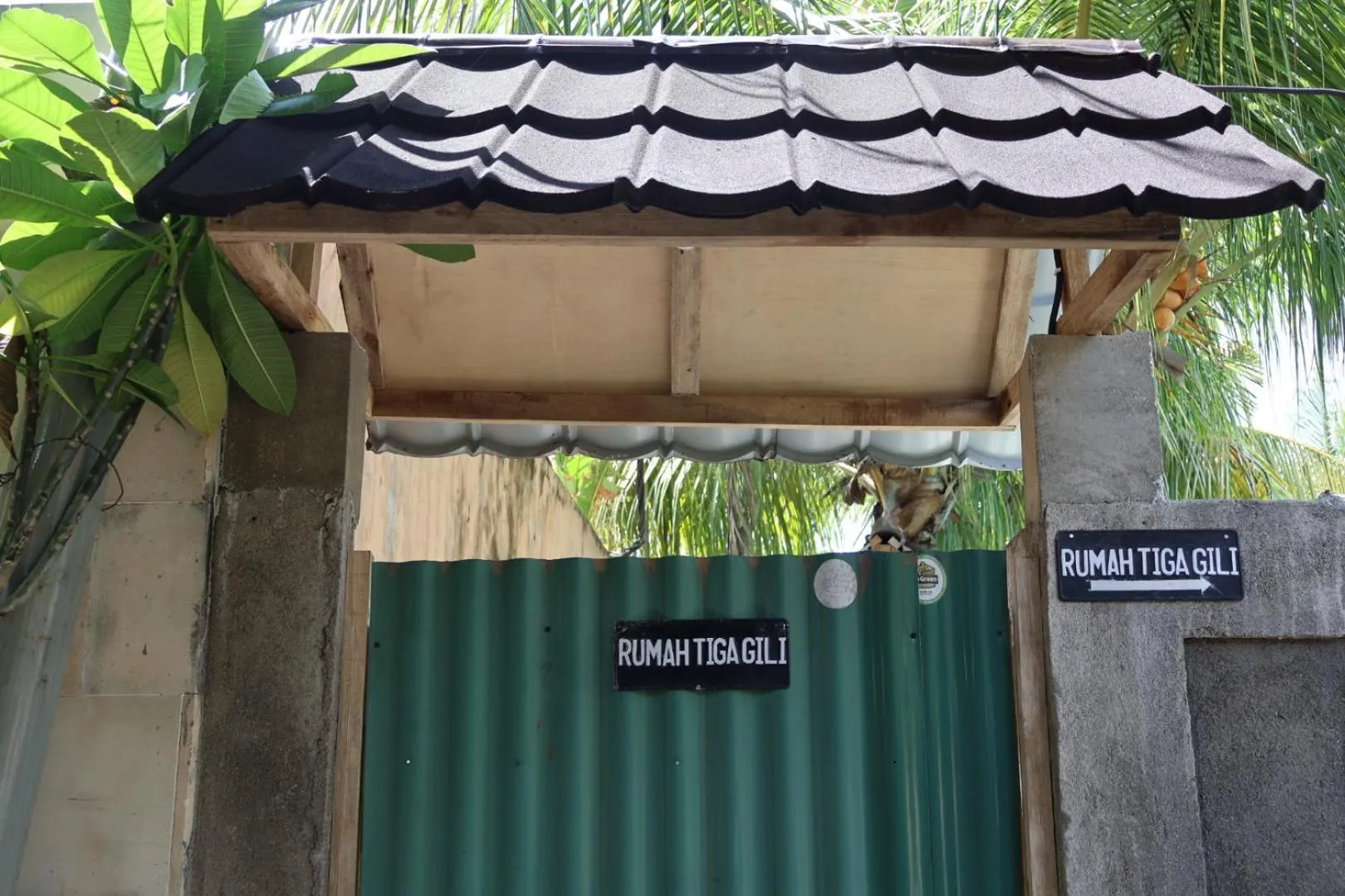 Property building in Rumah Tiga Gili