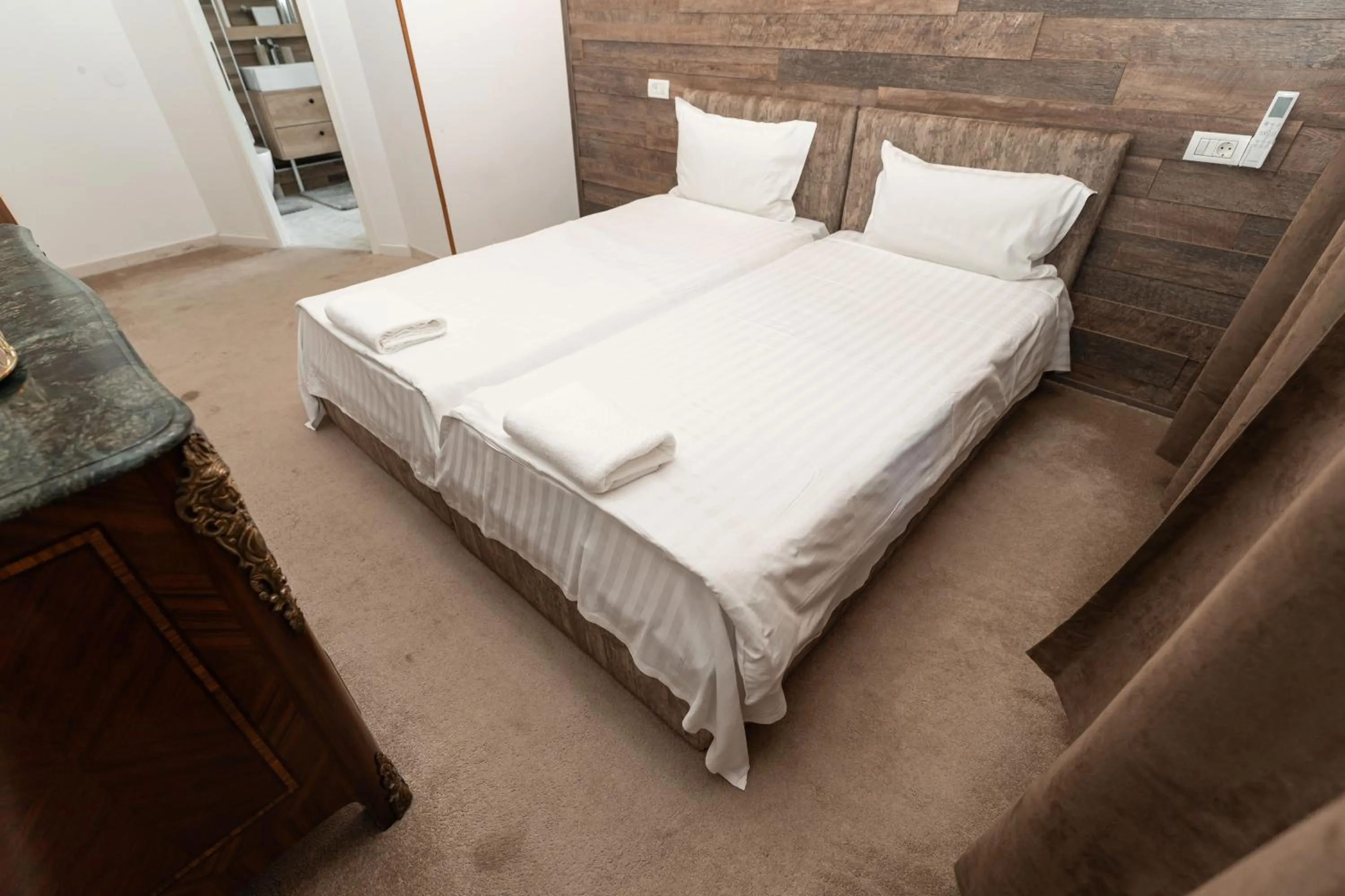 Bed in George&Dragon Rooms