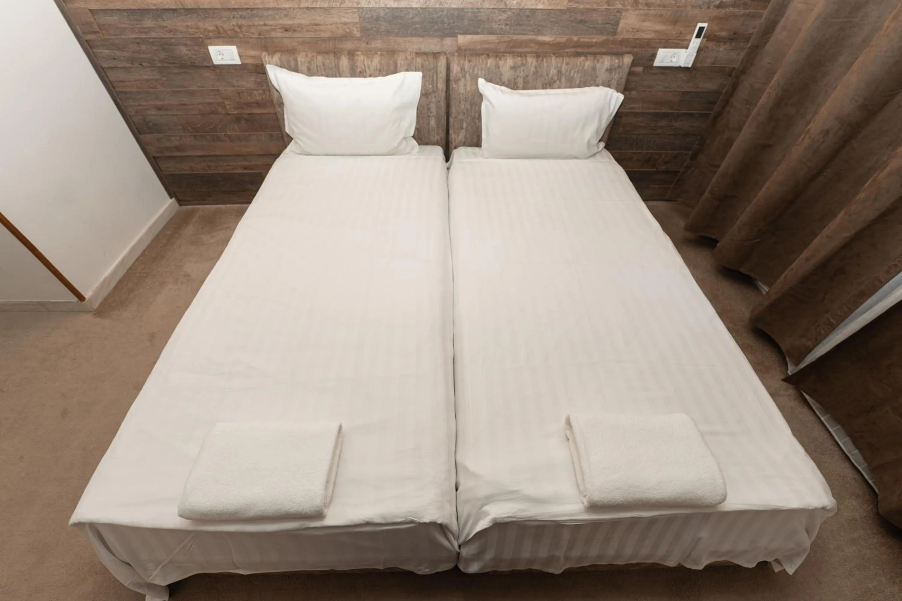 Bed in George&Dragon Rooms