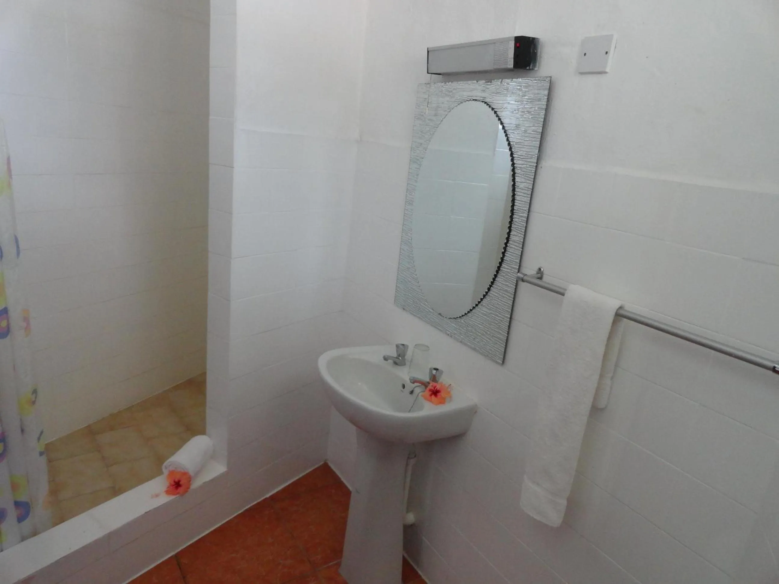 Bathroom in Lazare Picault Hotel