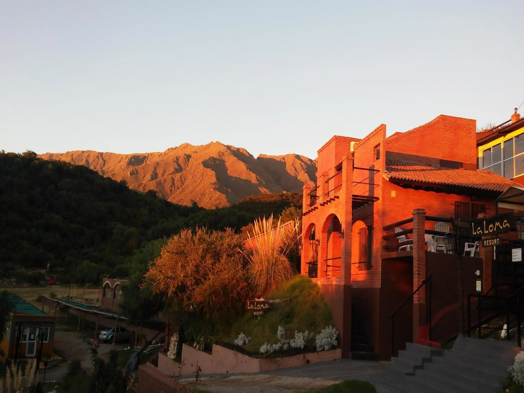 Facade/entrance in La Loma Resort