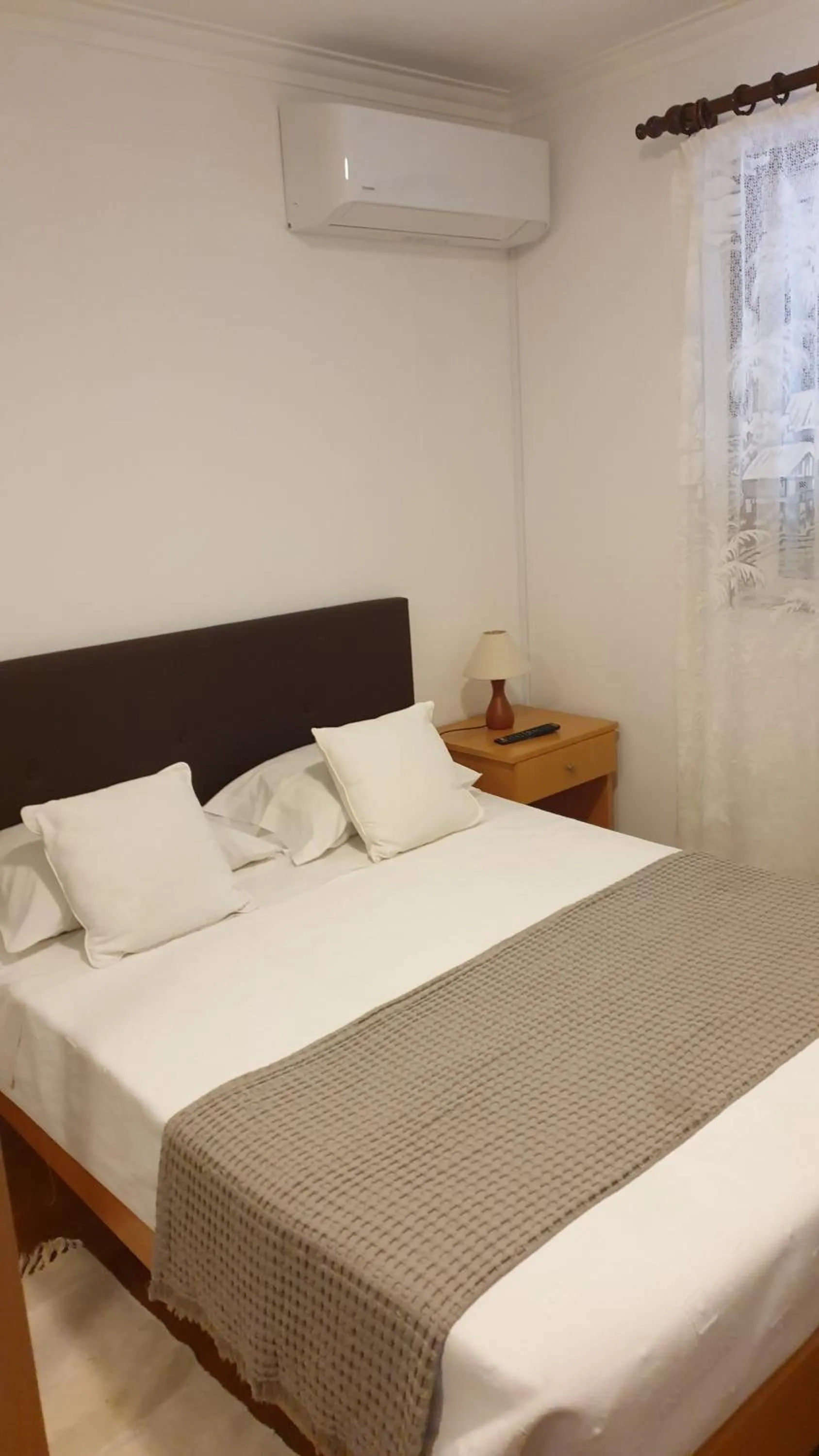 Property building, Bed in Casa Dos Santos Alojamento - Guest House
