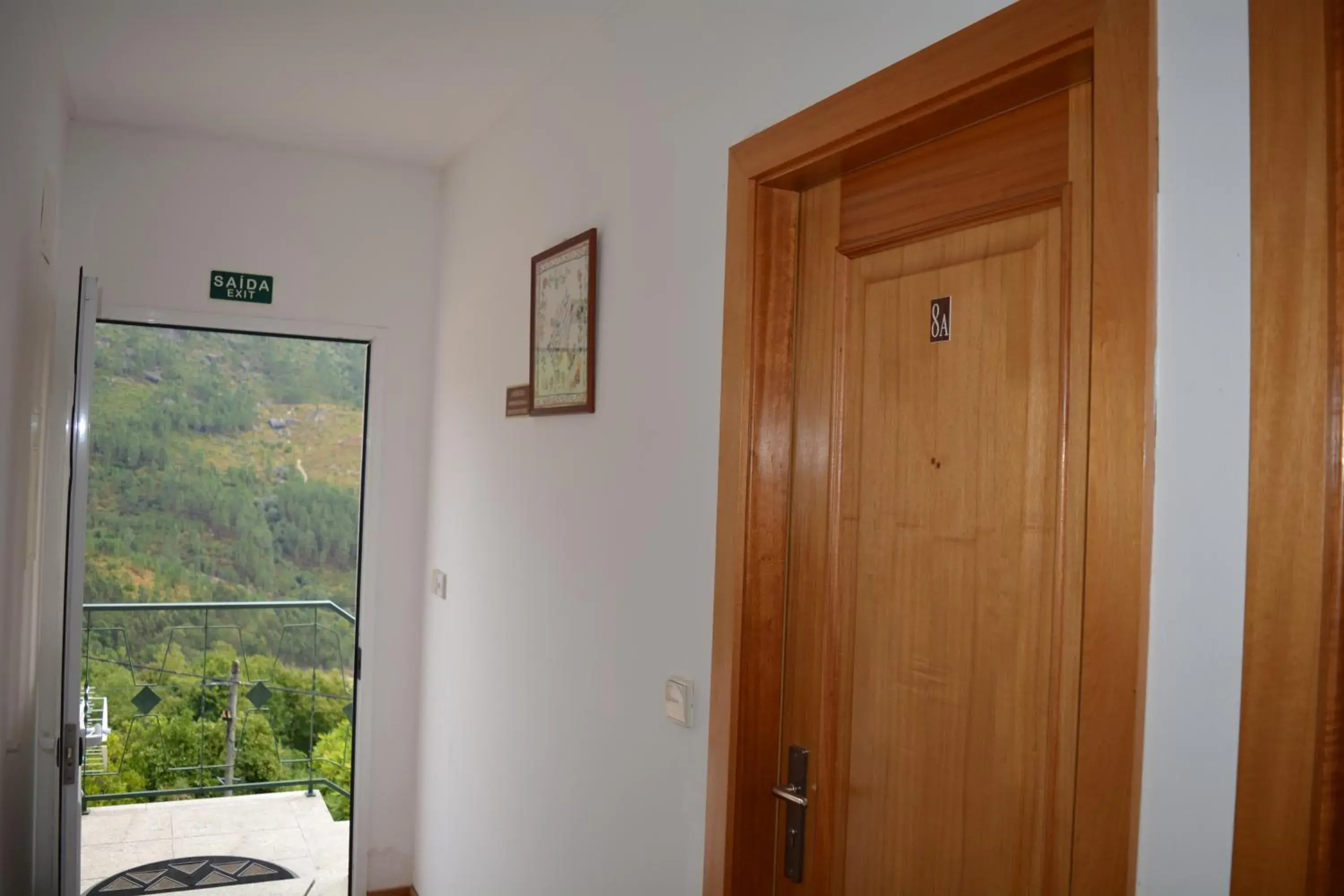 Double Room with External Private Bathroom in Casa Dos Santos Alojamento - Guest House Double Room with External Private Bathroom in Casa Dos Santos Alojamento - Guest House