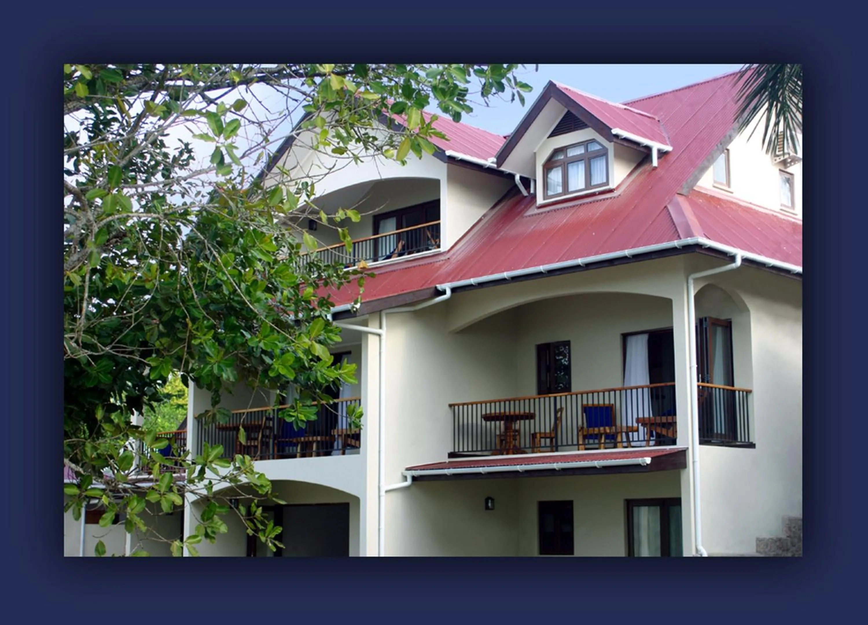 Property building in L'Hirondelle Self Catering Guest House