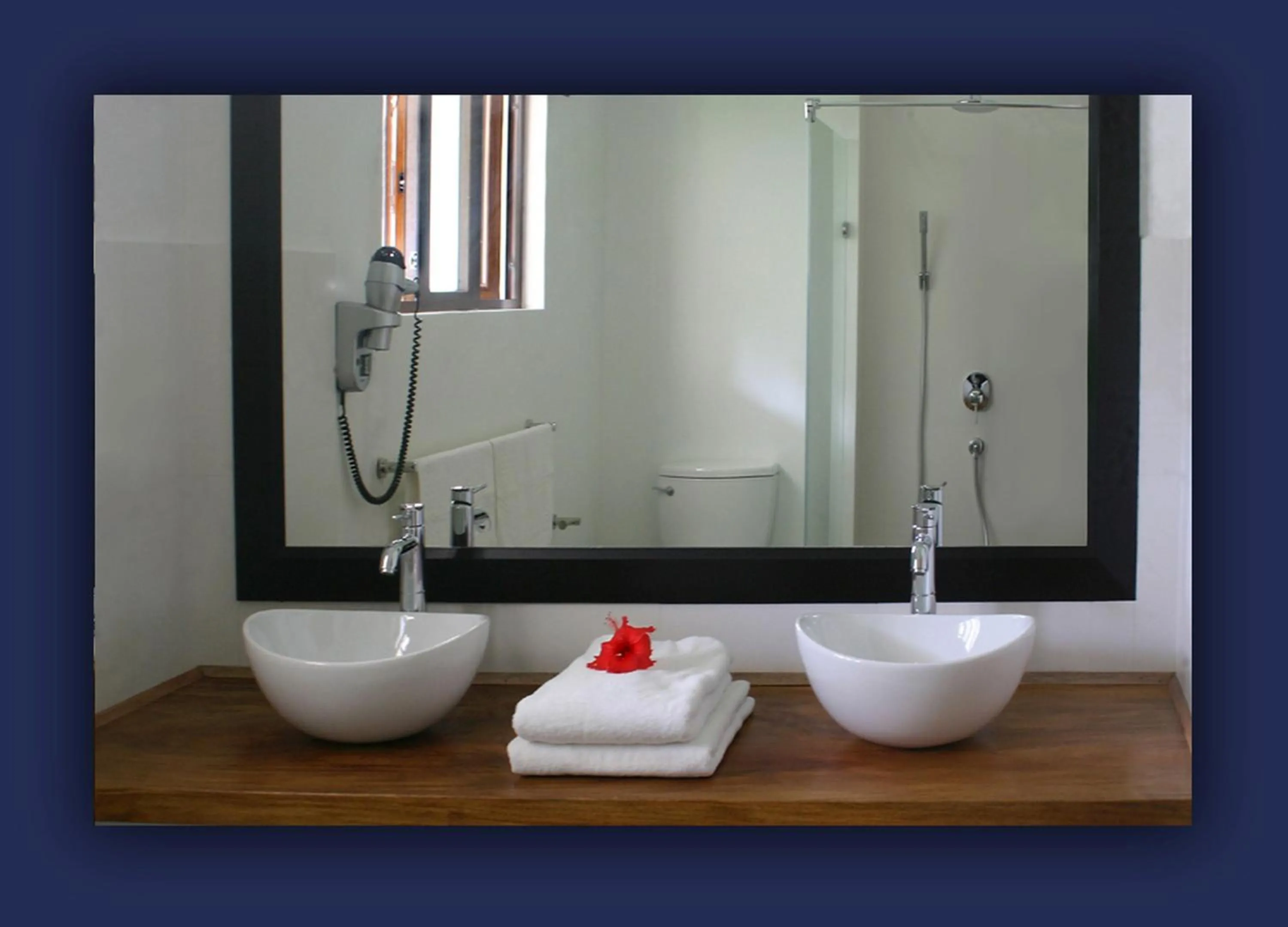 Day in L'Hirondelle Self Catering Guest House