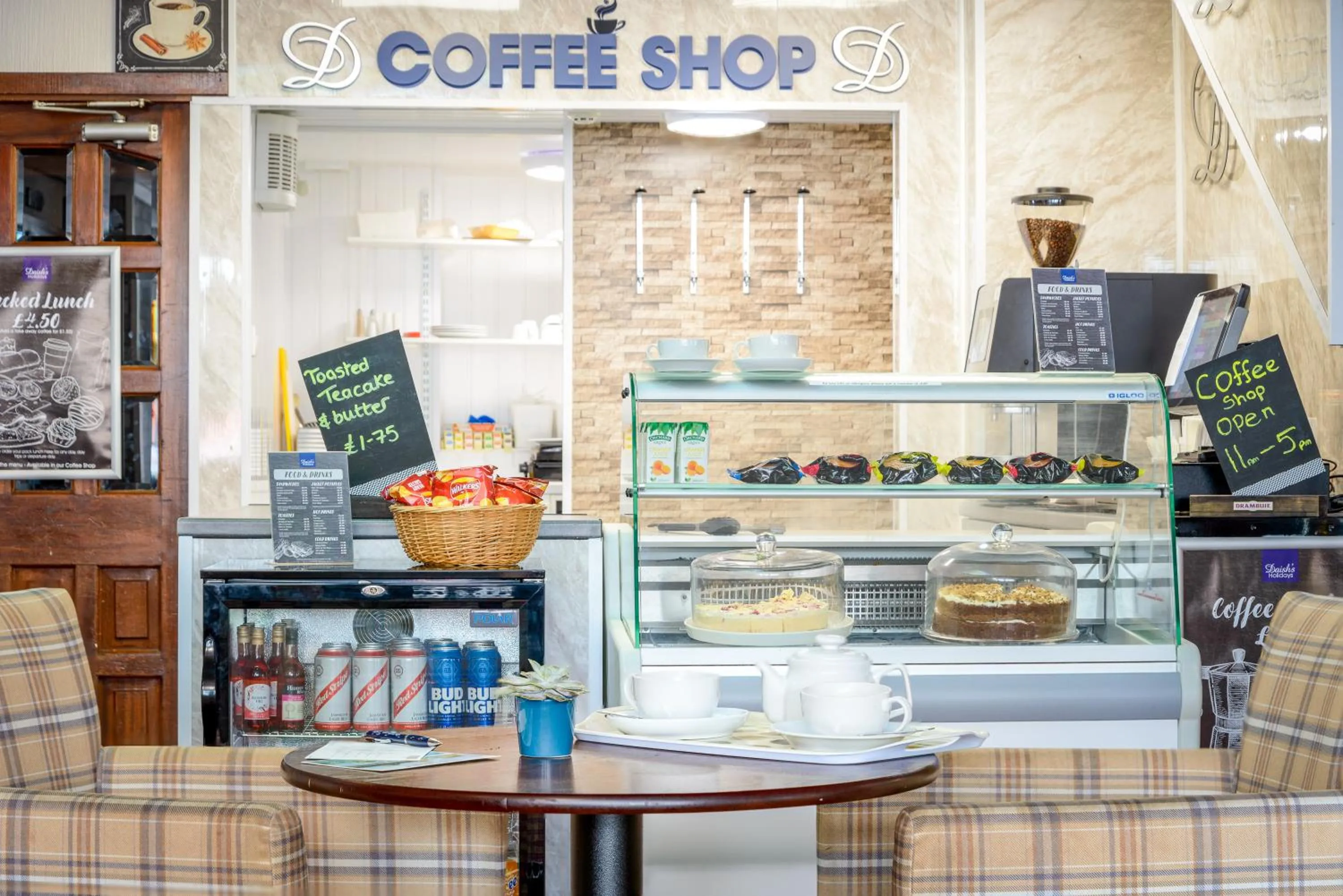 Restaurant/places to eat in Barrowfield Hotel