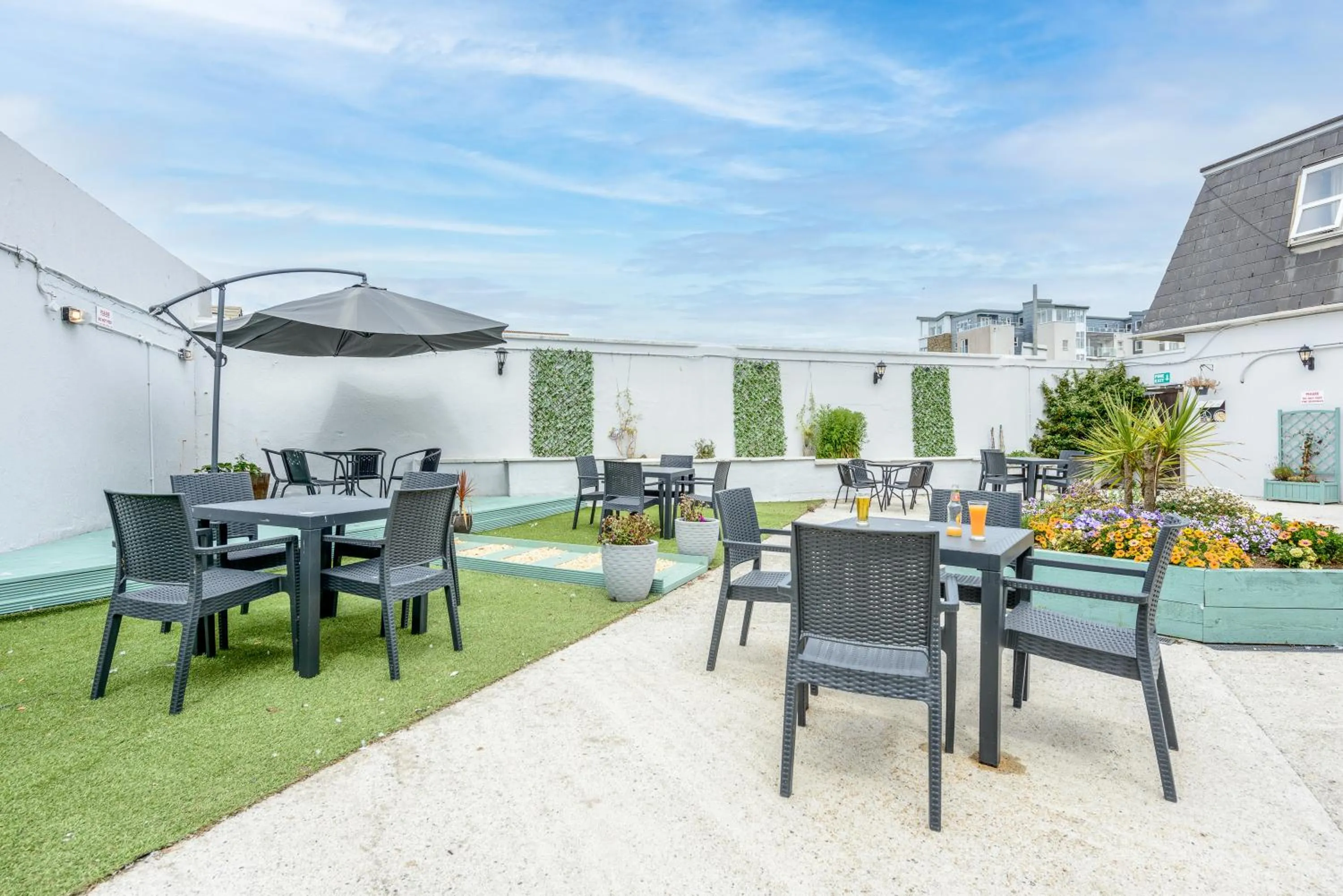 Garden in Barrowfield Hotel