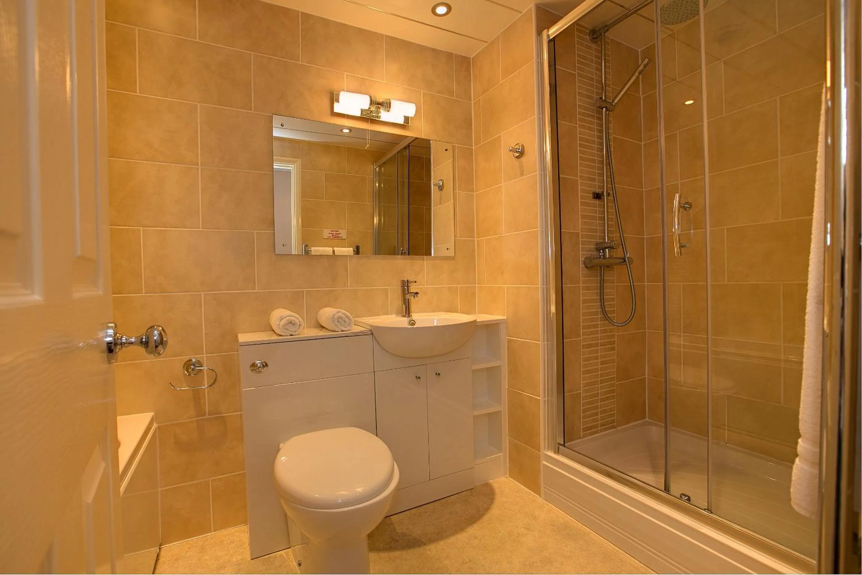 Bathroom in Barrowfield Hotel