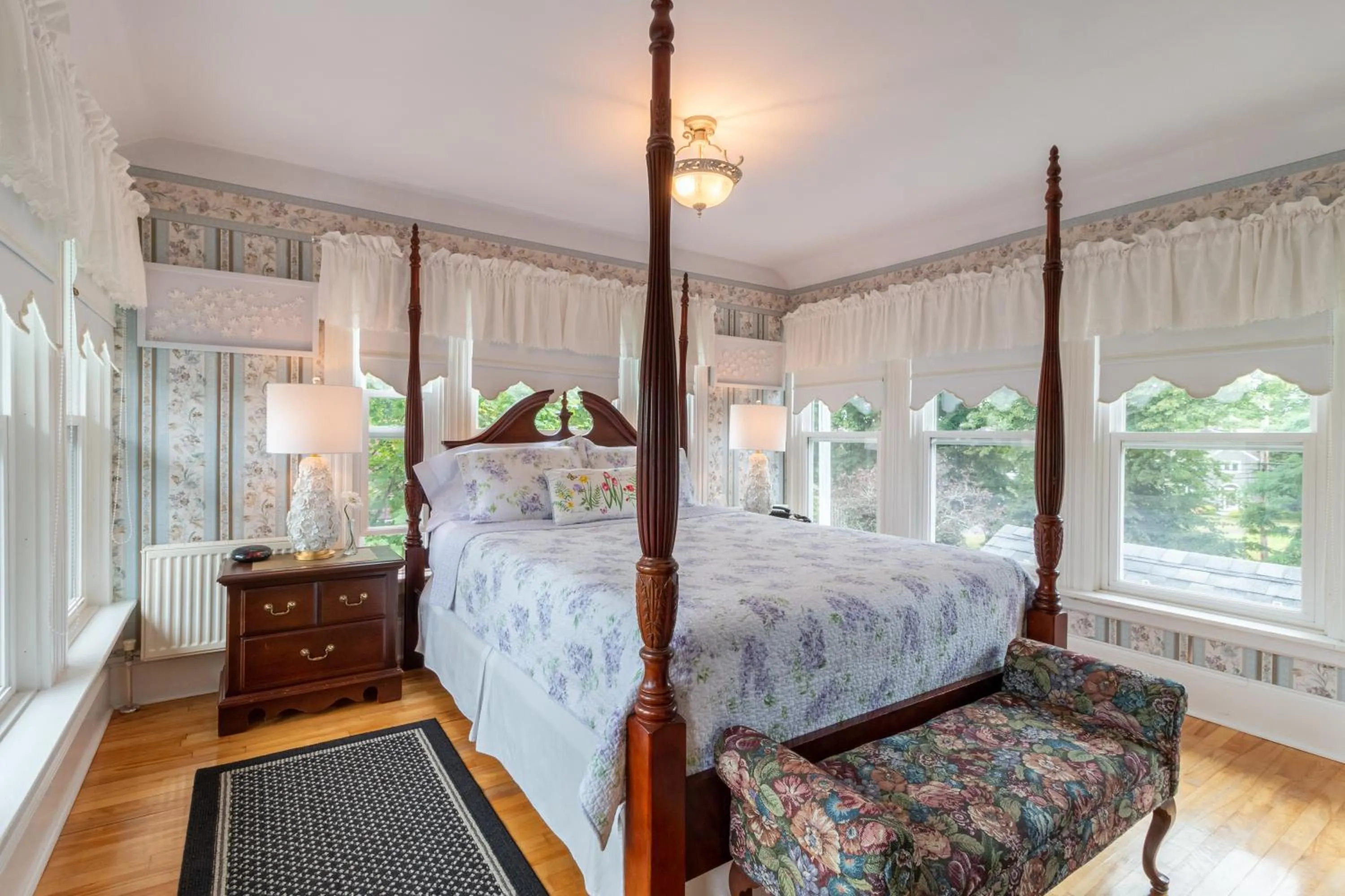 City view, Bed in The Dawson House Bed & Breakfast