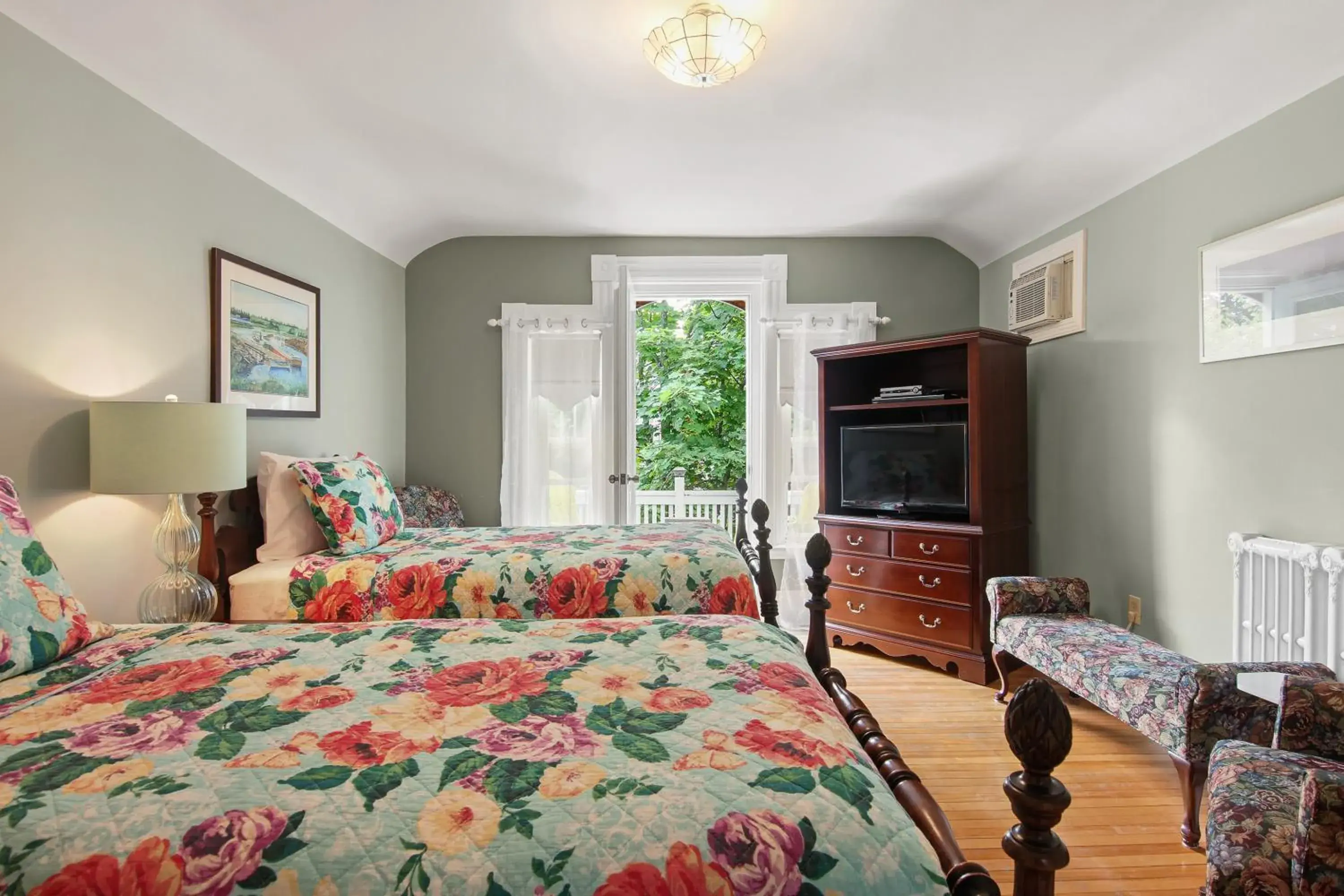 Double or Twin Room with Balcony in The Dawson House Bed & Breakfast Double or Twin Room with Balcony in The Dawson House Bed & Breakfast