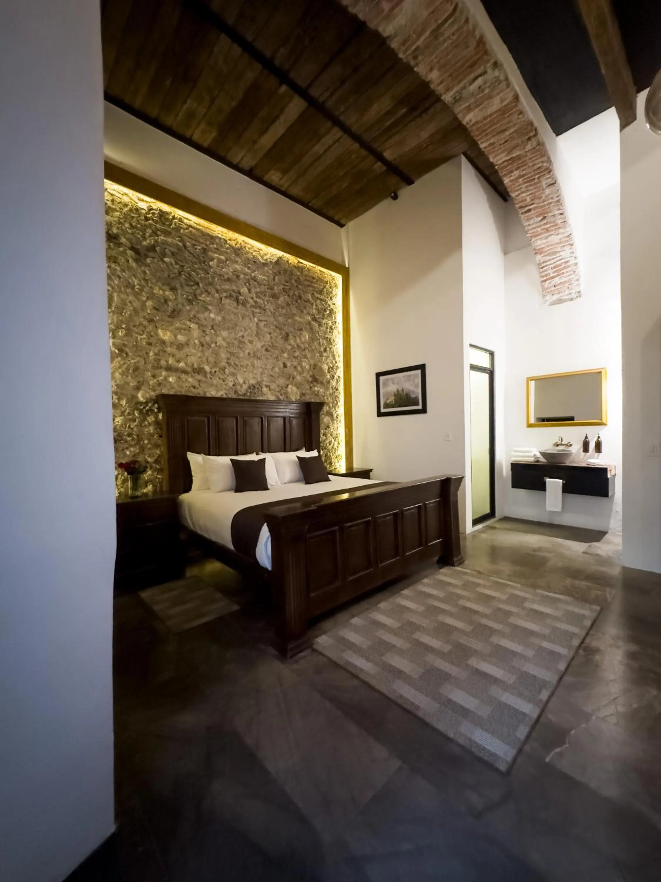 Photo of the whole room, Bed in HOTEL BOUTIQUE CASONA 65