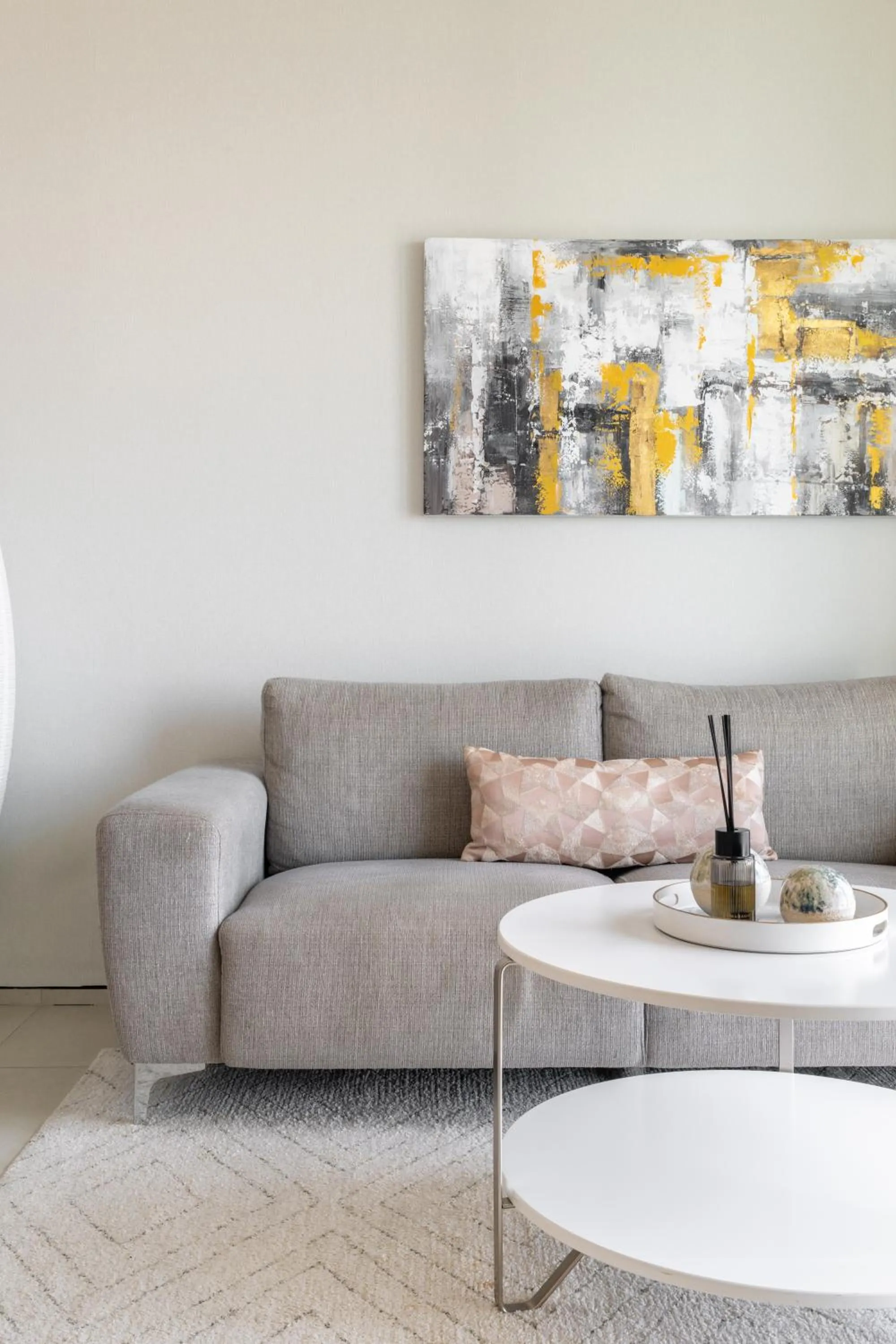 Seating area in Jumeirah Gate Tower JBR 1BR Apartment