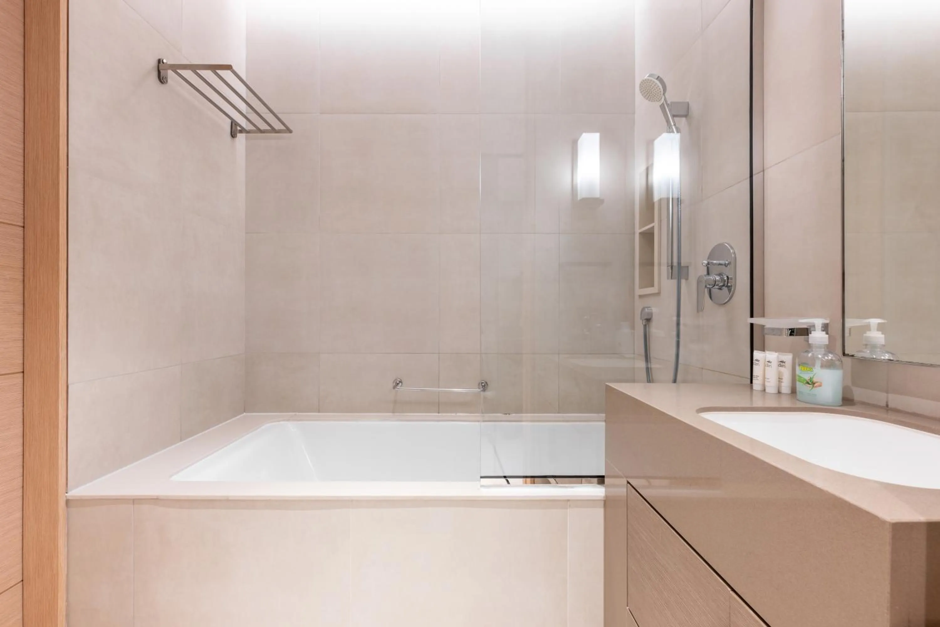 Shower in Jumeirah Gate Tower JBR 1BR Apartment