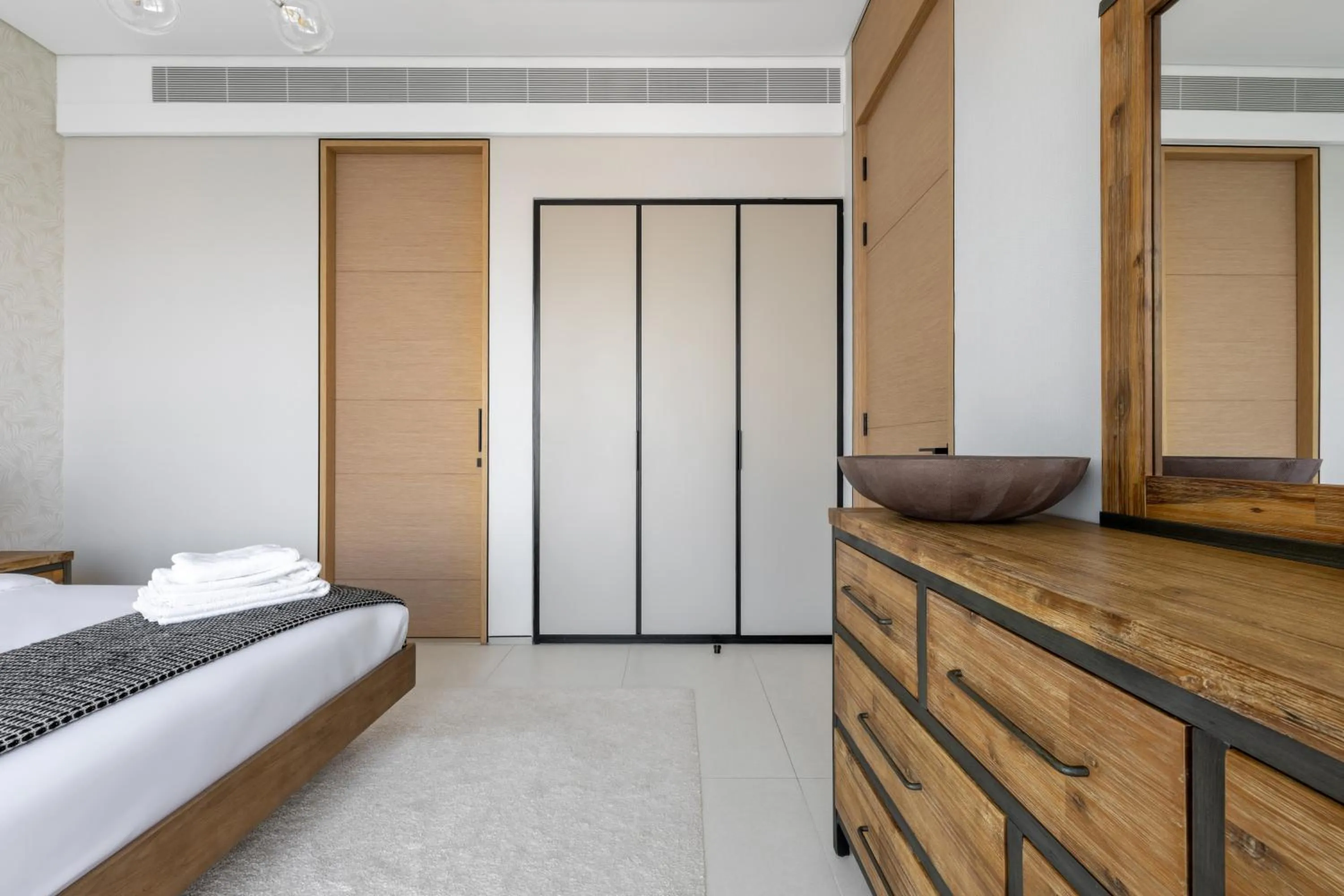 Photo of the whole room in Jumeirah Gate Tower JBR 1BR Apartment