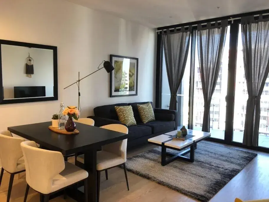 Two-Bedroom Apartment in Best Of South Bank With Car Park Two-Bedroom Apartment in Best Of South Bank With Car Park