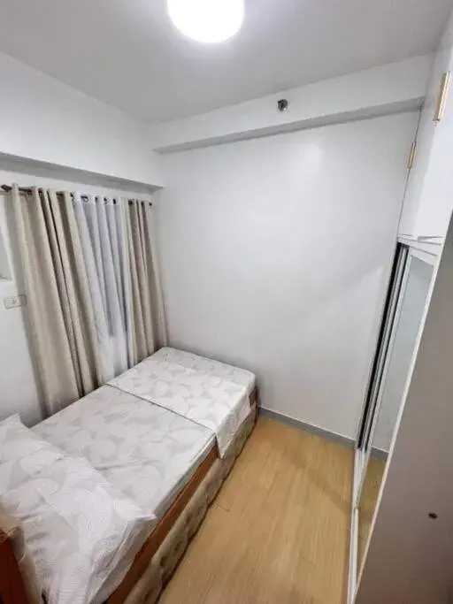 Bed in Happy Home Staycation Bed in Happy Home Staycation