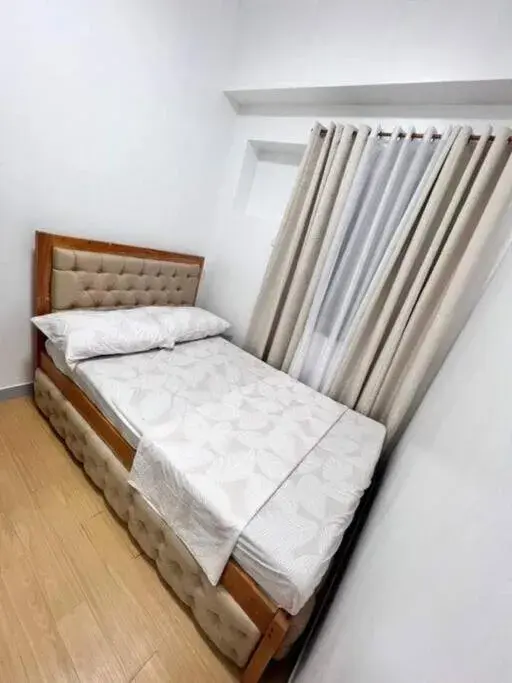 Bed in Happy Home Staycation Bed in Happy Home Staycation