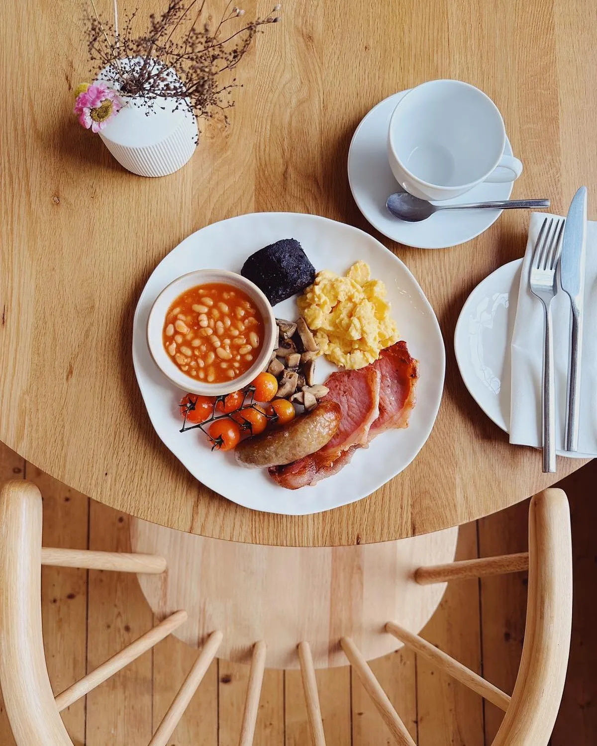 Food in Coed Mawr Hall Bed & Breakfast