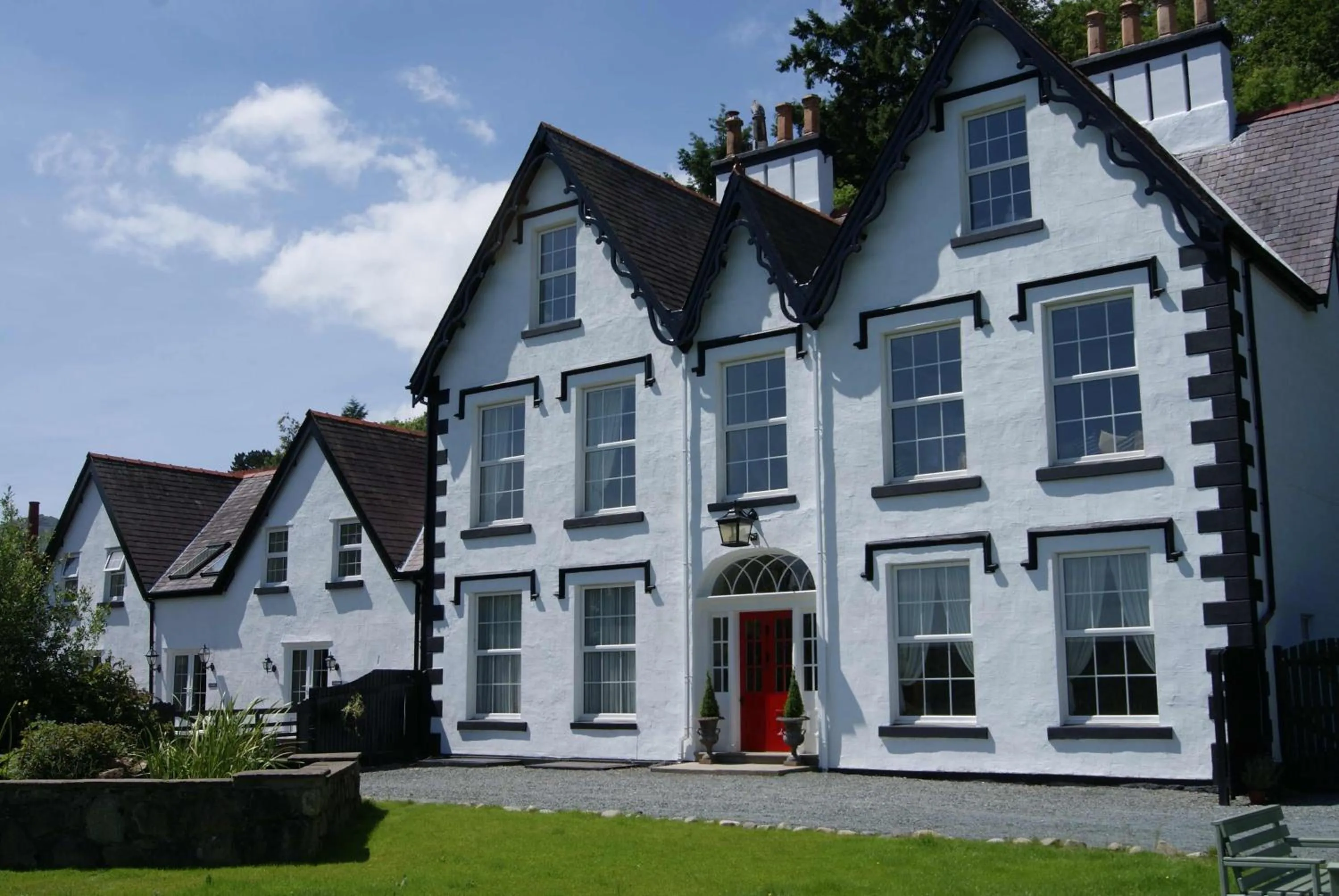Facade/entrance in Coed Mawr Hall Bed & Breakfast