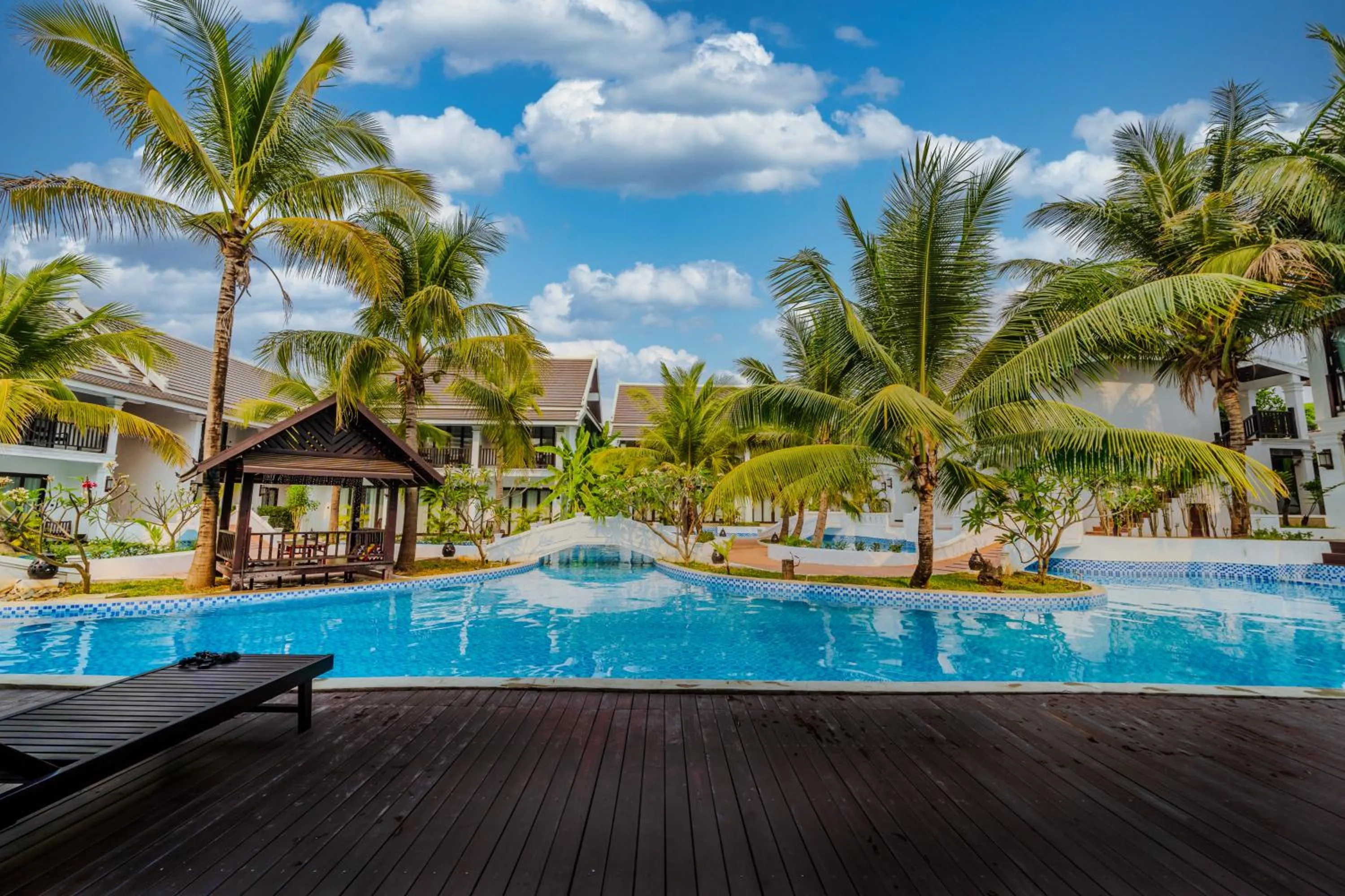 Swimming pool in Manyo Hotel and Resort