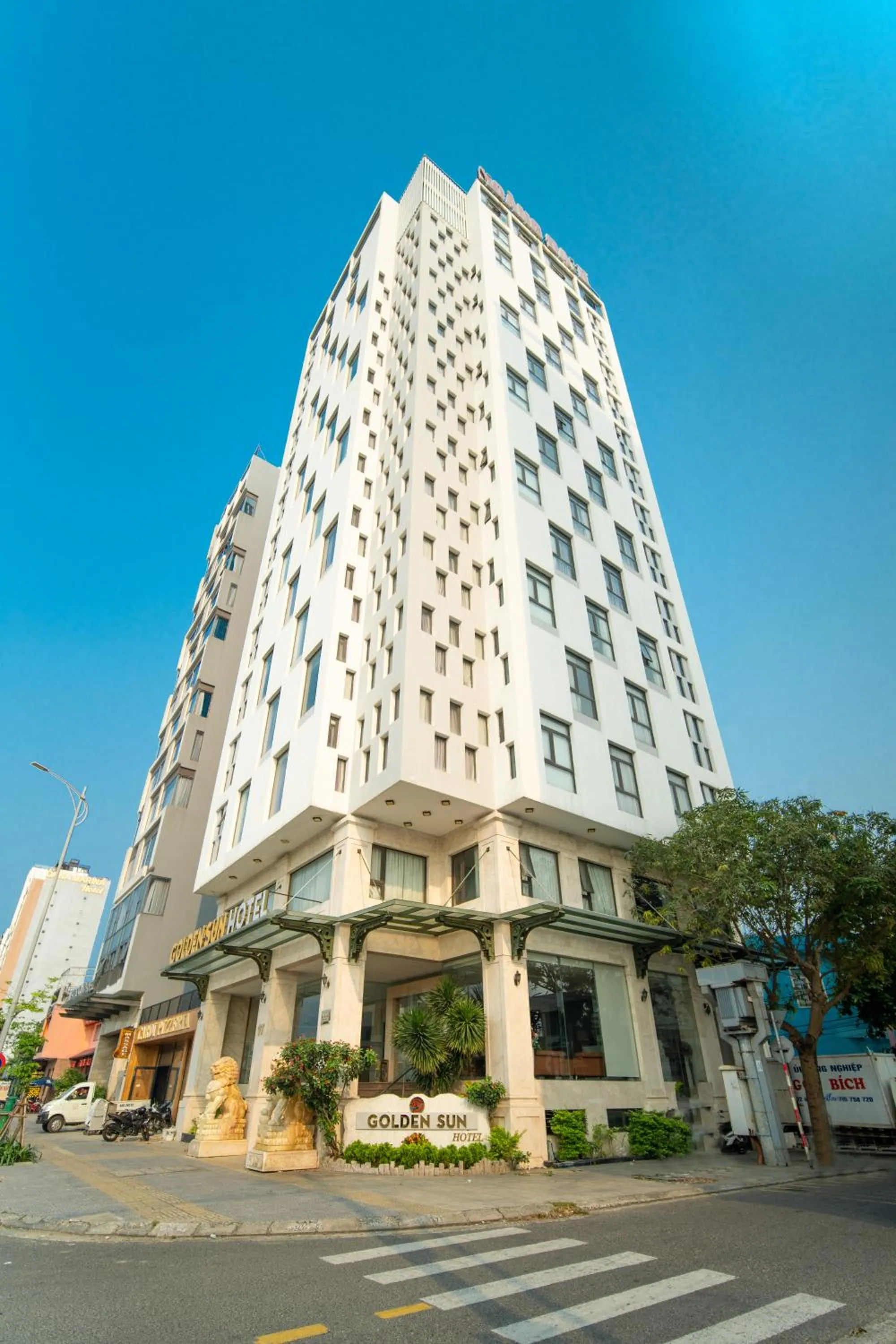 Property building in Golden Sun Apartment by New Sky Travel