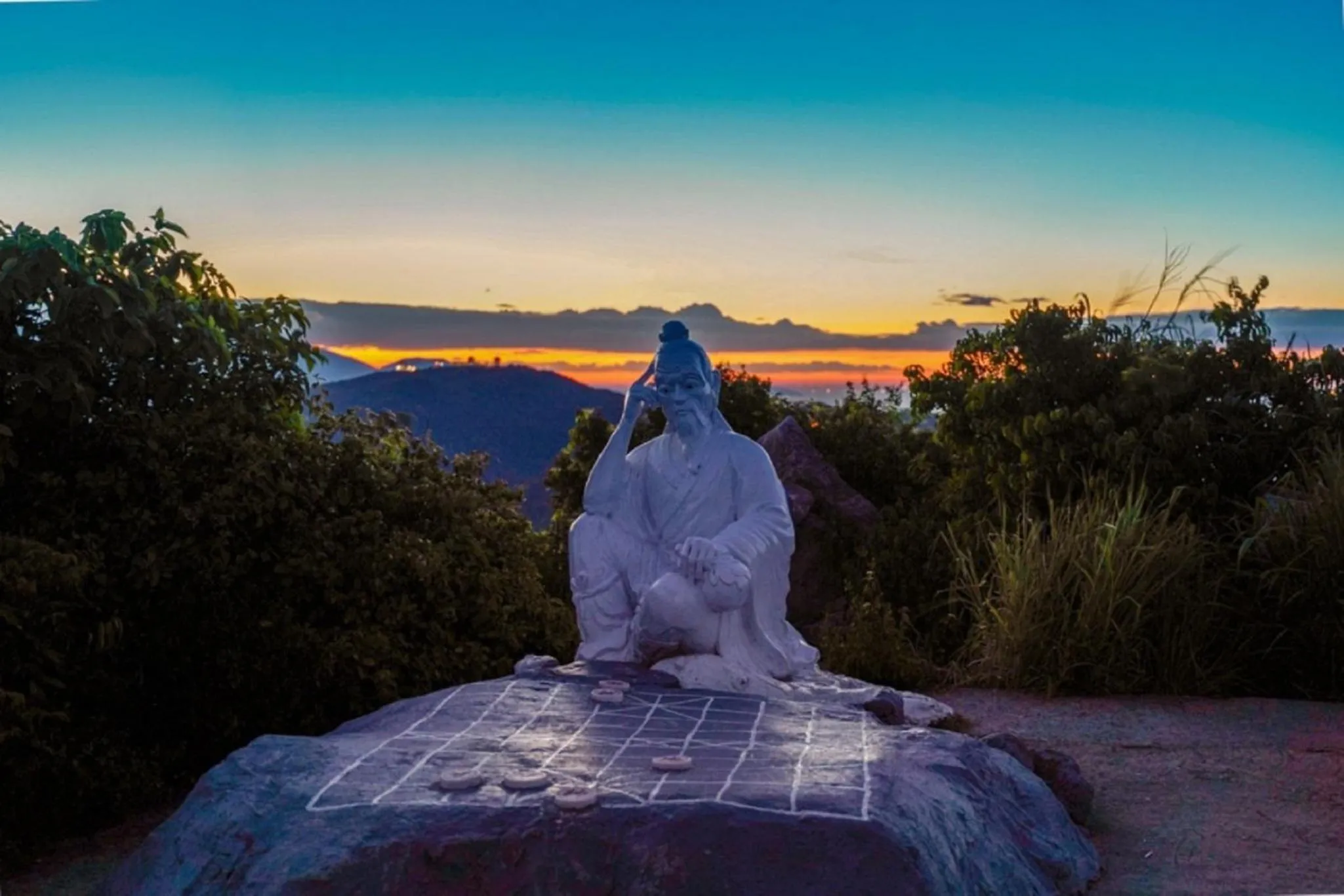 Nearby landmark in Golden Sun Apartment by New Sky Travel