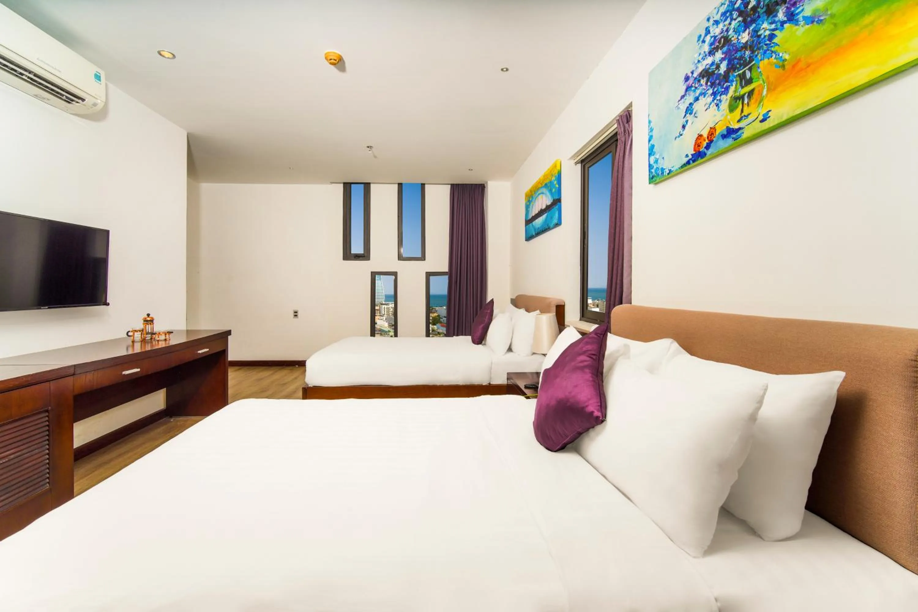 Communal lounge/ TV room, Bed in Golden Sun Apartment by New Sky Travel