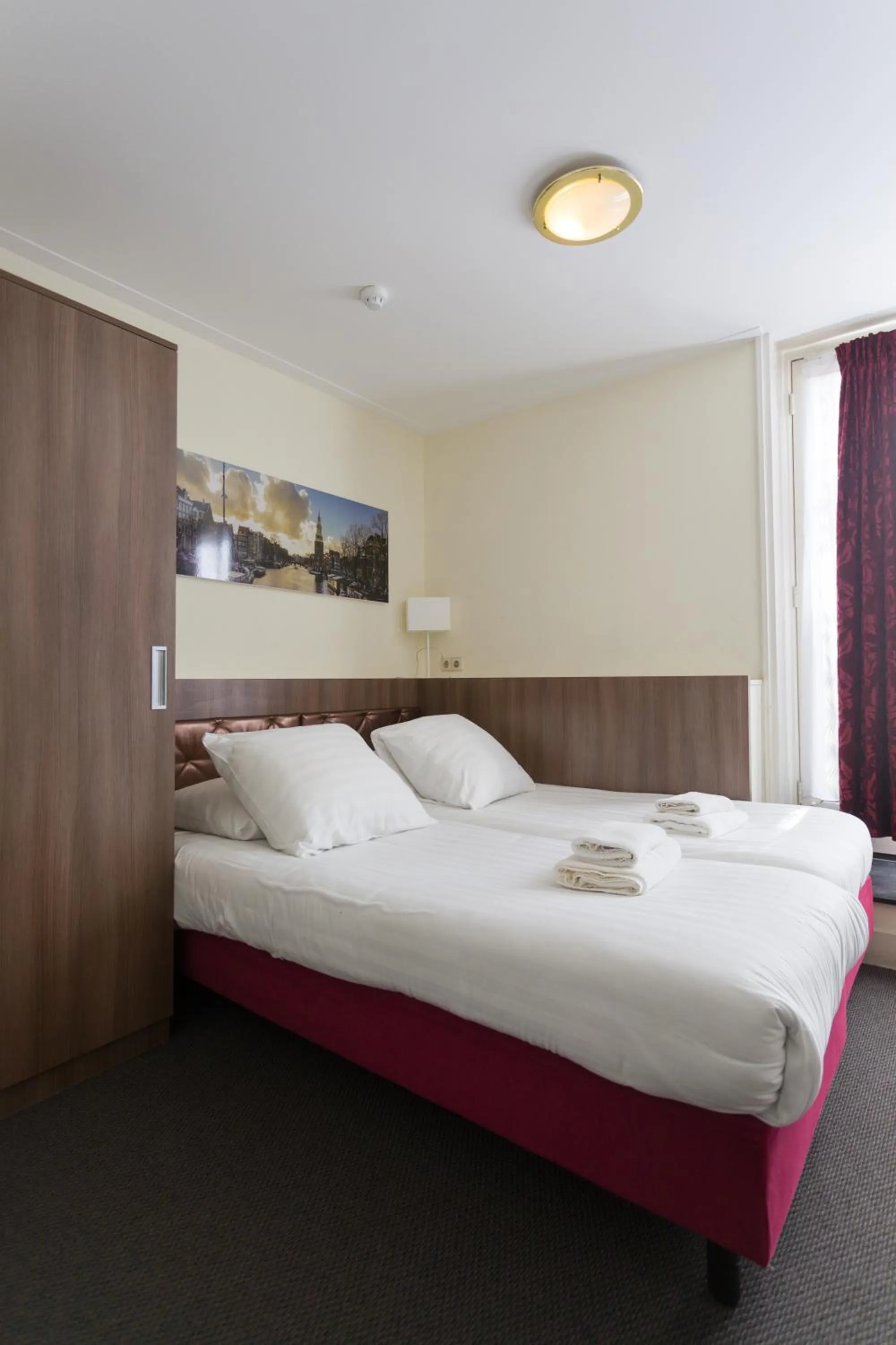 Photo of the whole room, Bed in Hotel Park Plantage