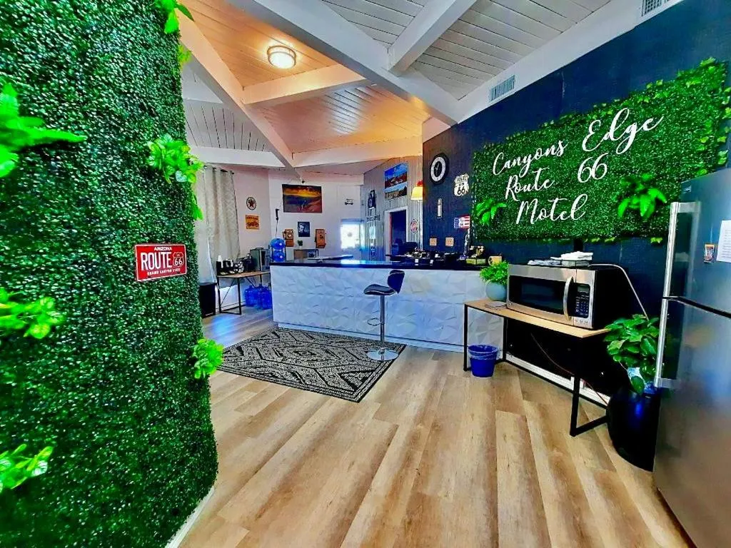 minibar in Canyon's Edge Route 66 Motel