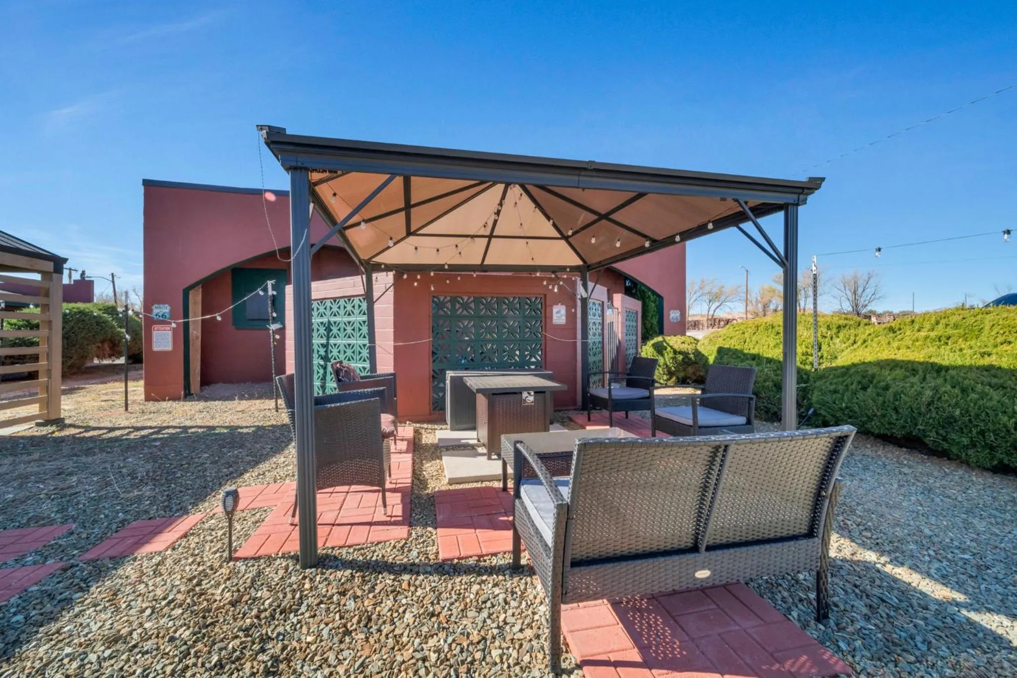 Canyon's Edge Route 66 Motel