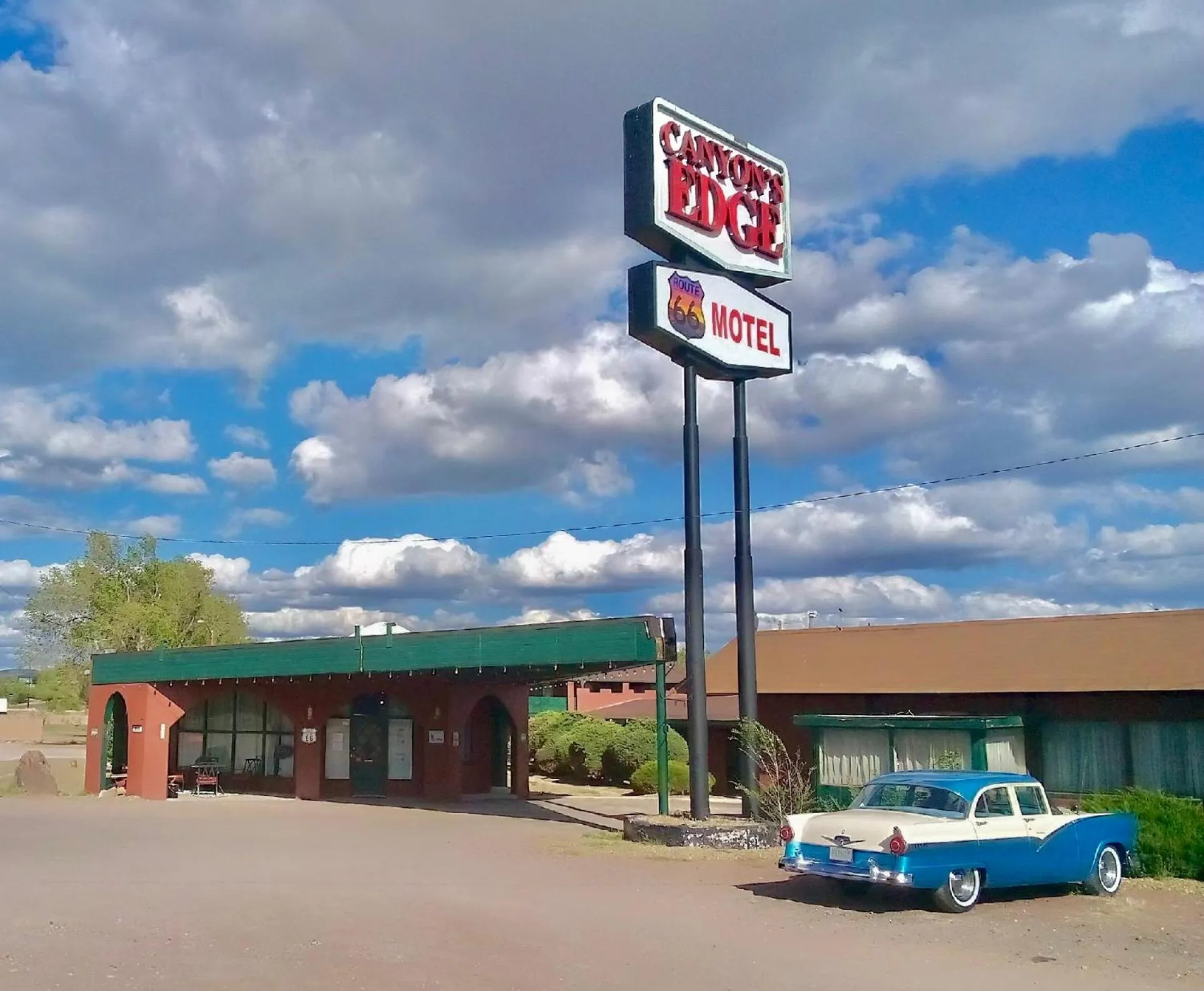 Property building in Canyon's Edge Route 66 Motel